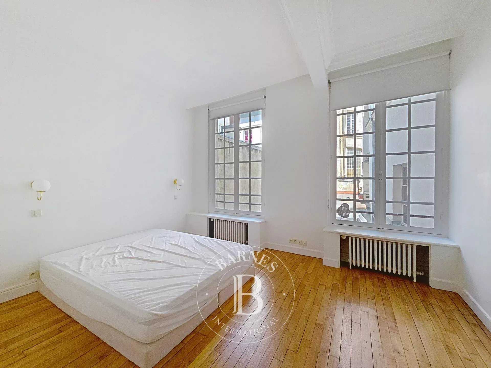 Paris  - Appartement 2 Pi&egrave;ces, 1 Chambre
