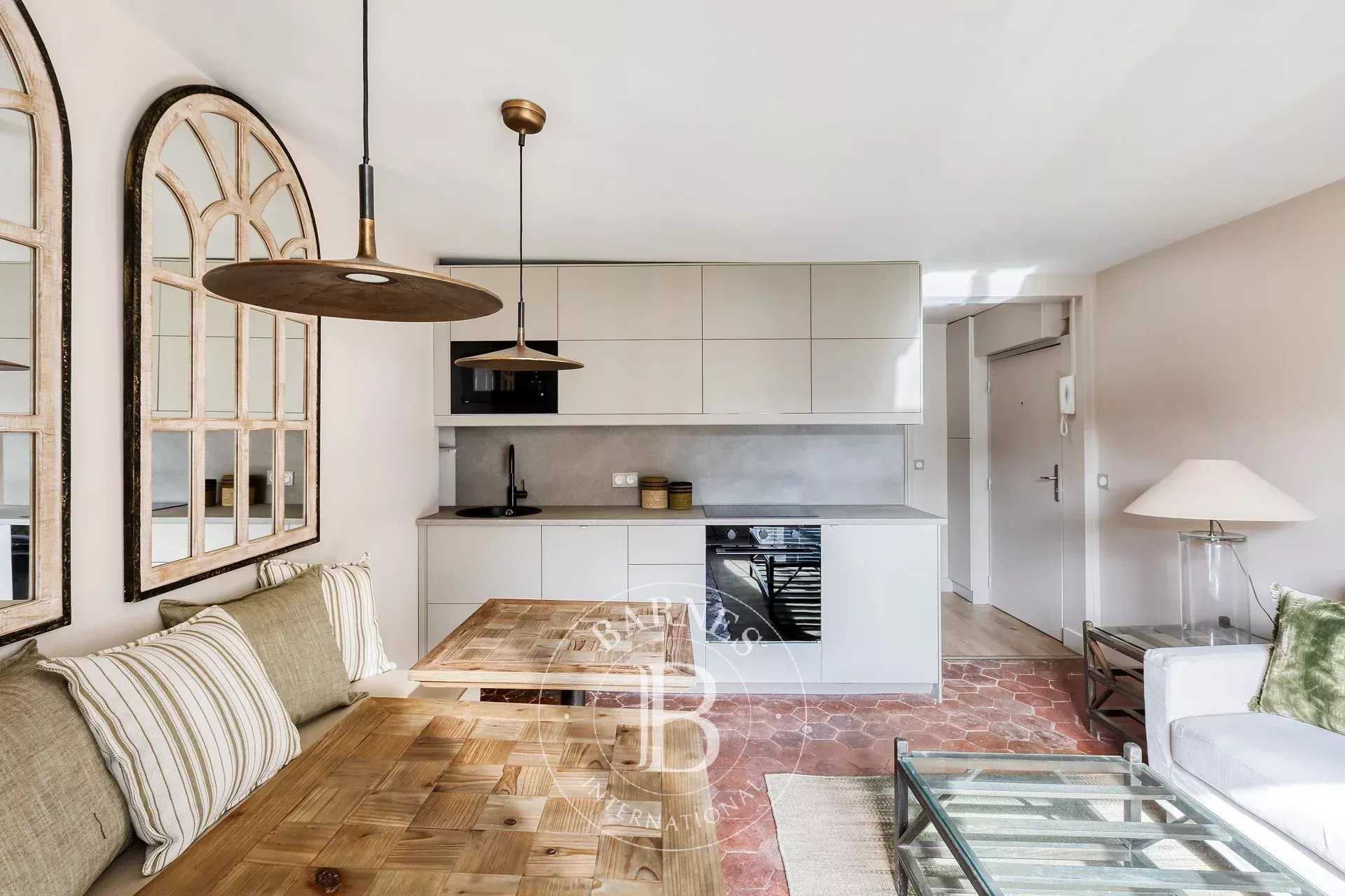 Paris  - Appartement 2 Pi&egrave;ces, 1 Chambre