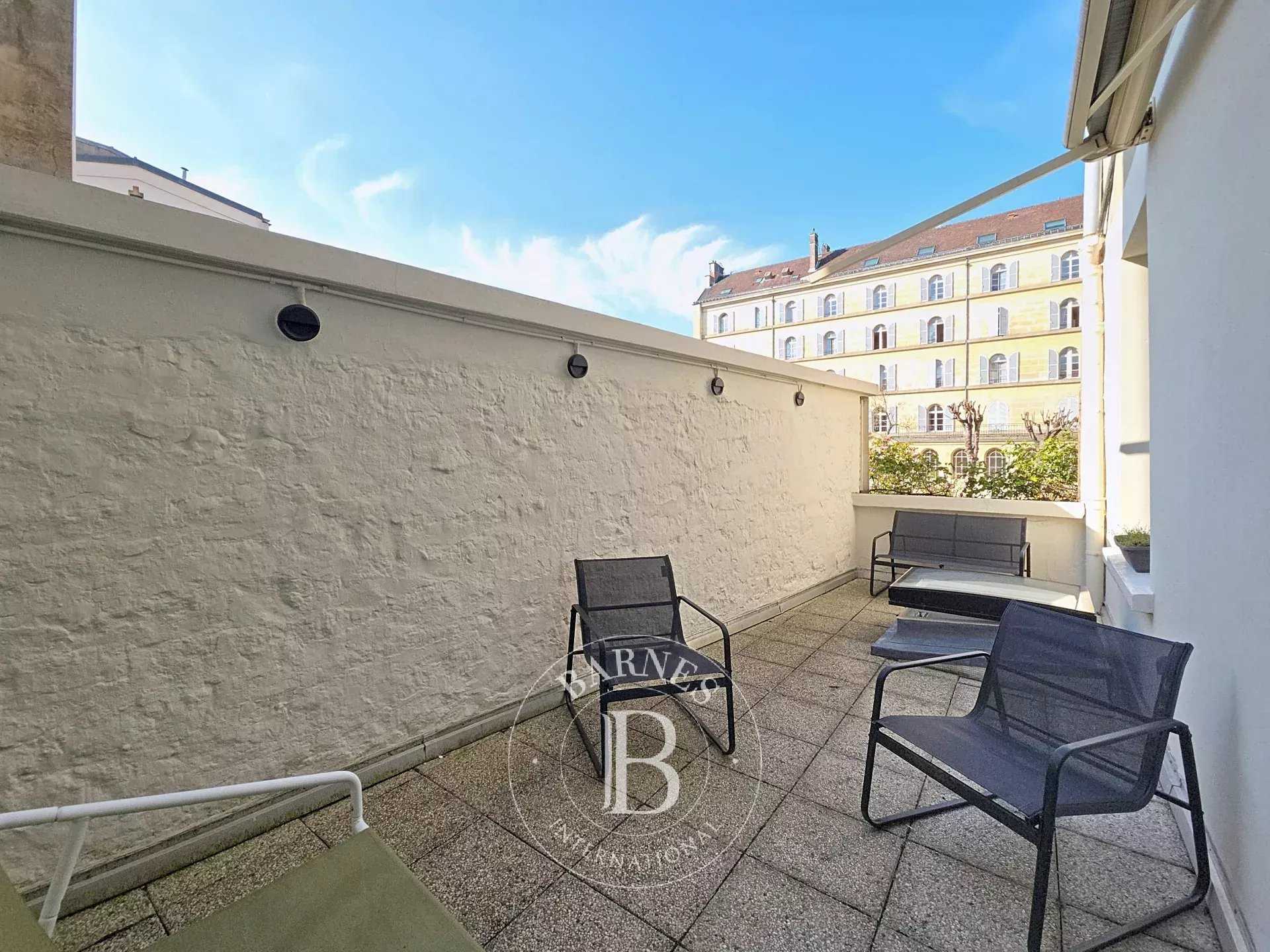 Paris  - Appartement 2 Pi&egrave;ces, 1 Chambre