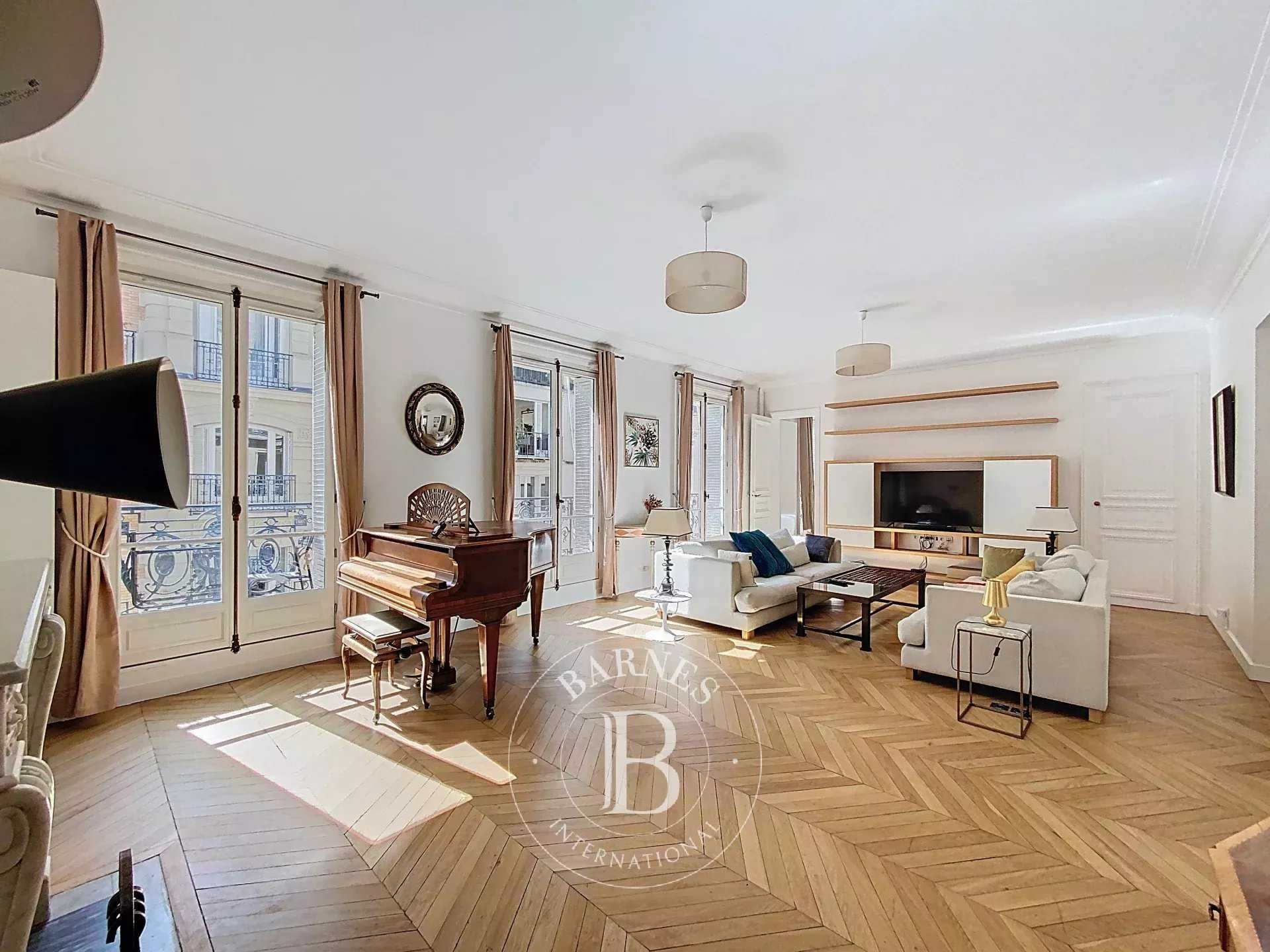 Paris  - Apartment 4 Bedrooms