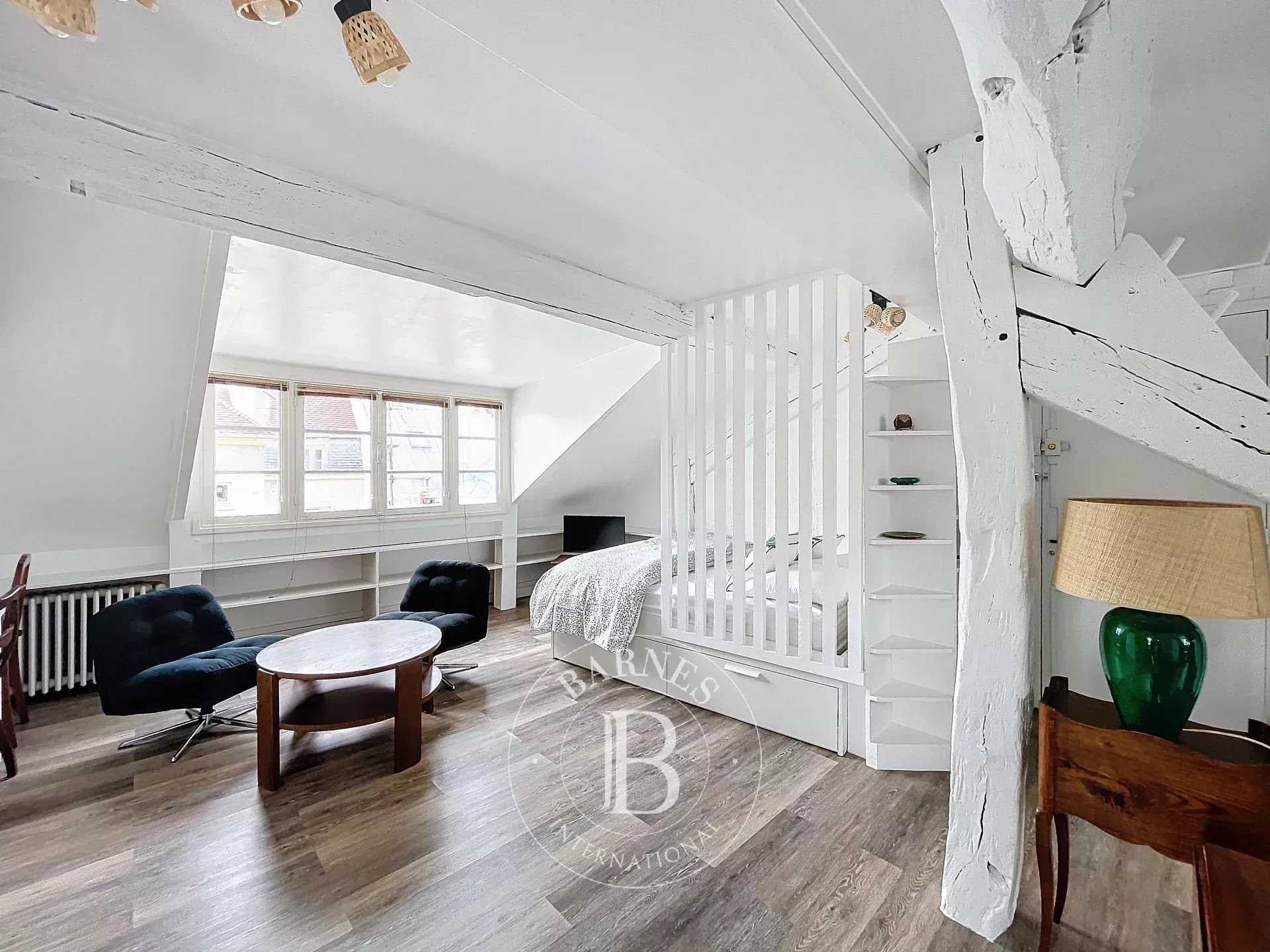 Paris  - Piso 1 Cuarto