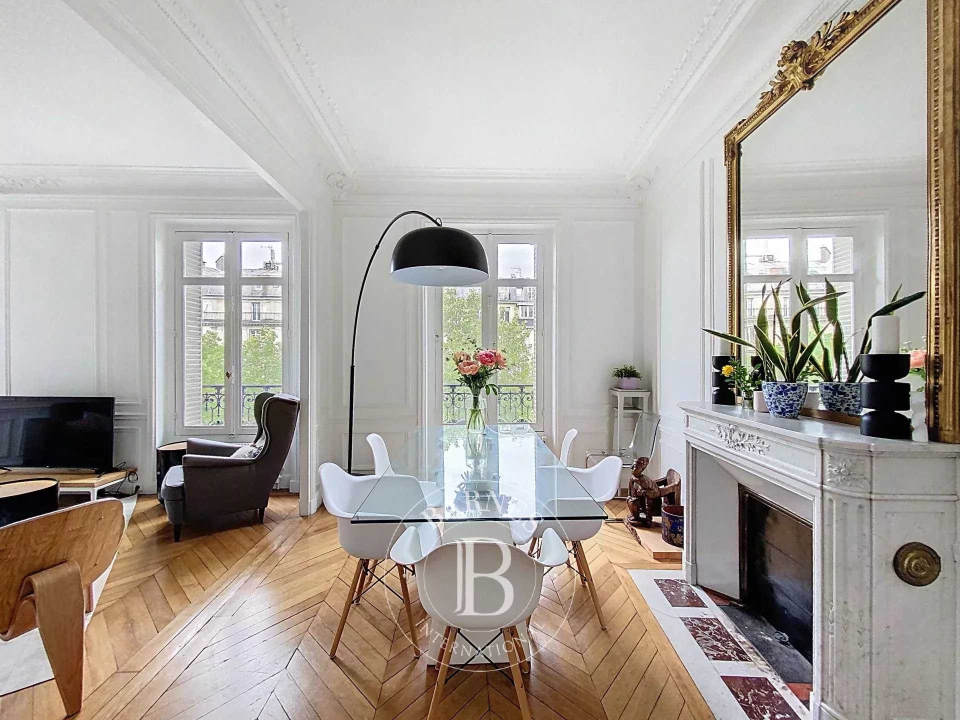 Paris  - Apartment 3 Bedrooms