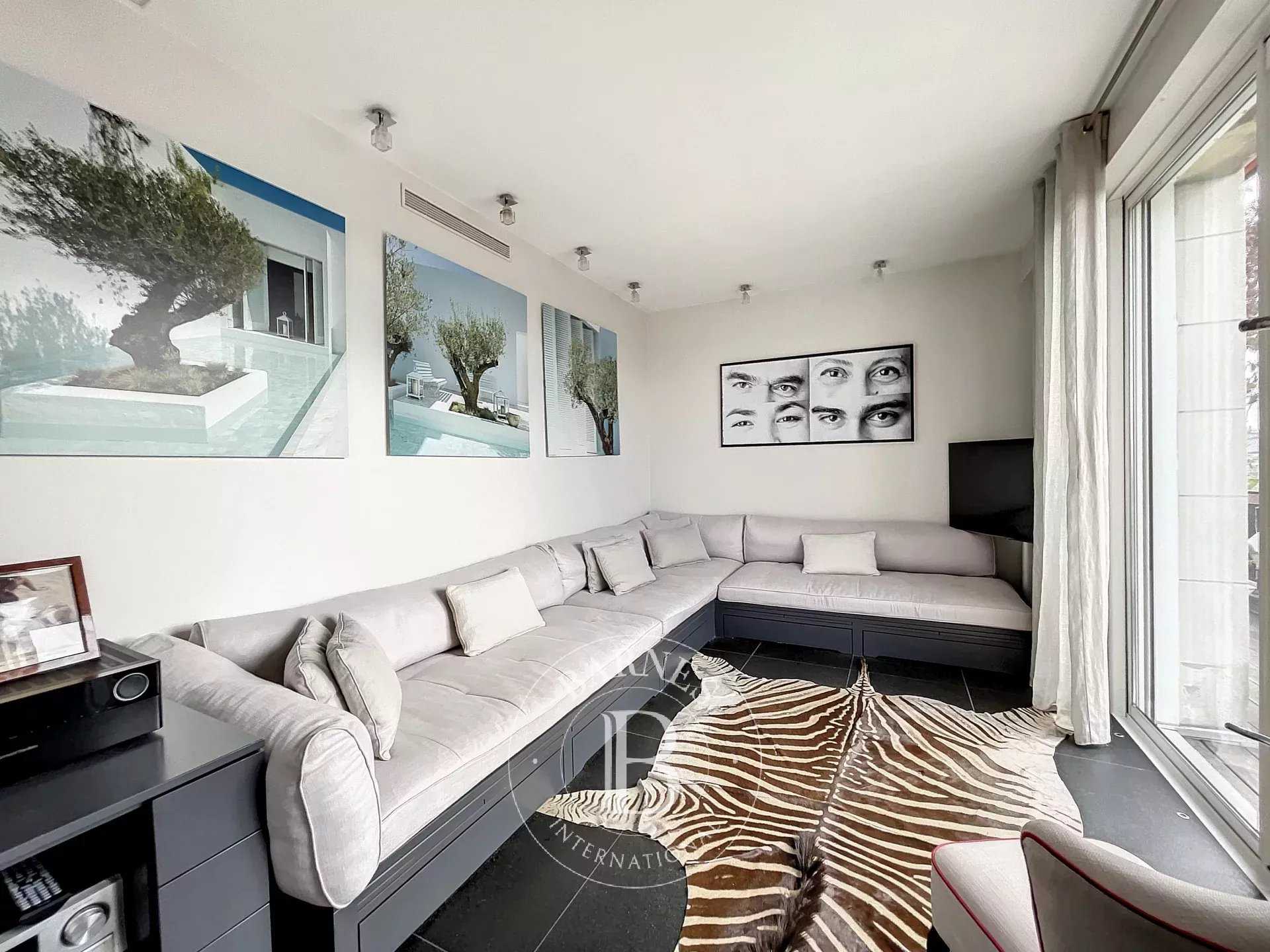 Paris  - Apartment 3 Bedrooms