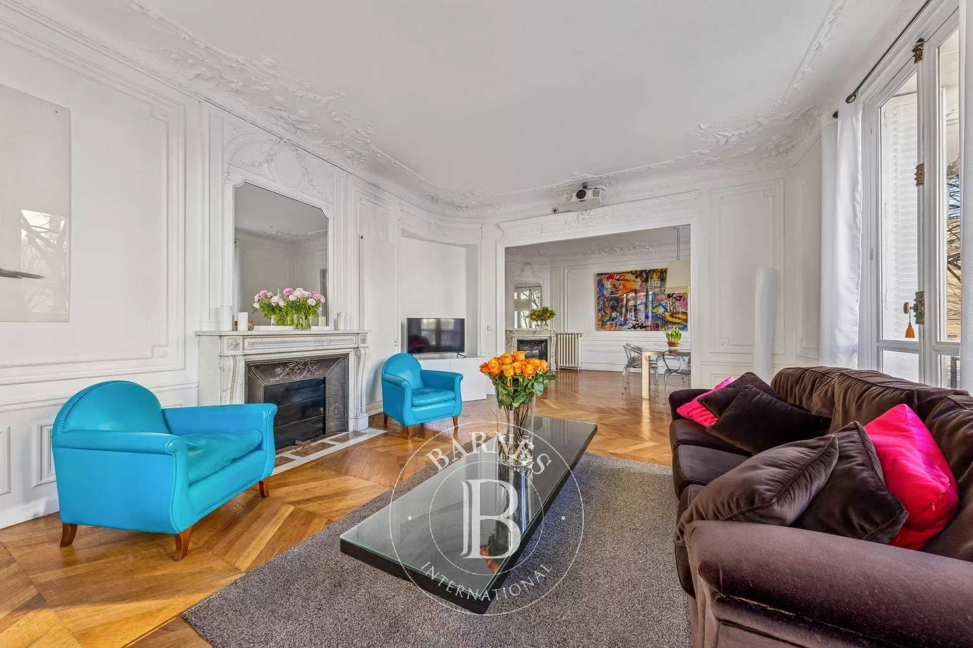 Paris  - Appartement 5 Pi&egrave;ces 3 Chambres