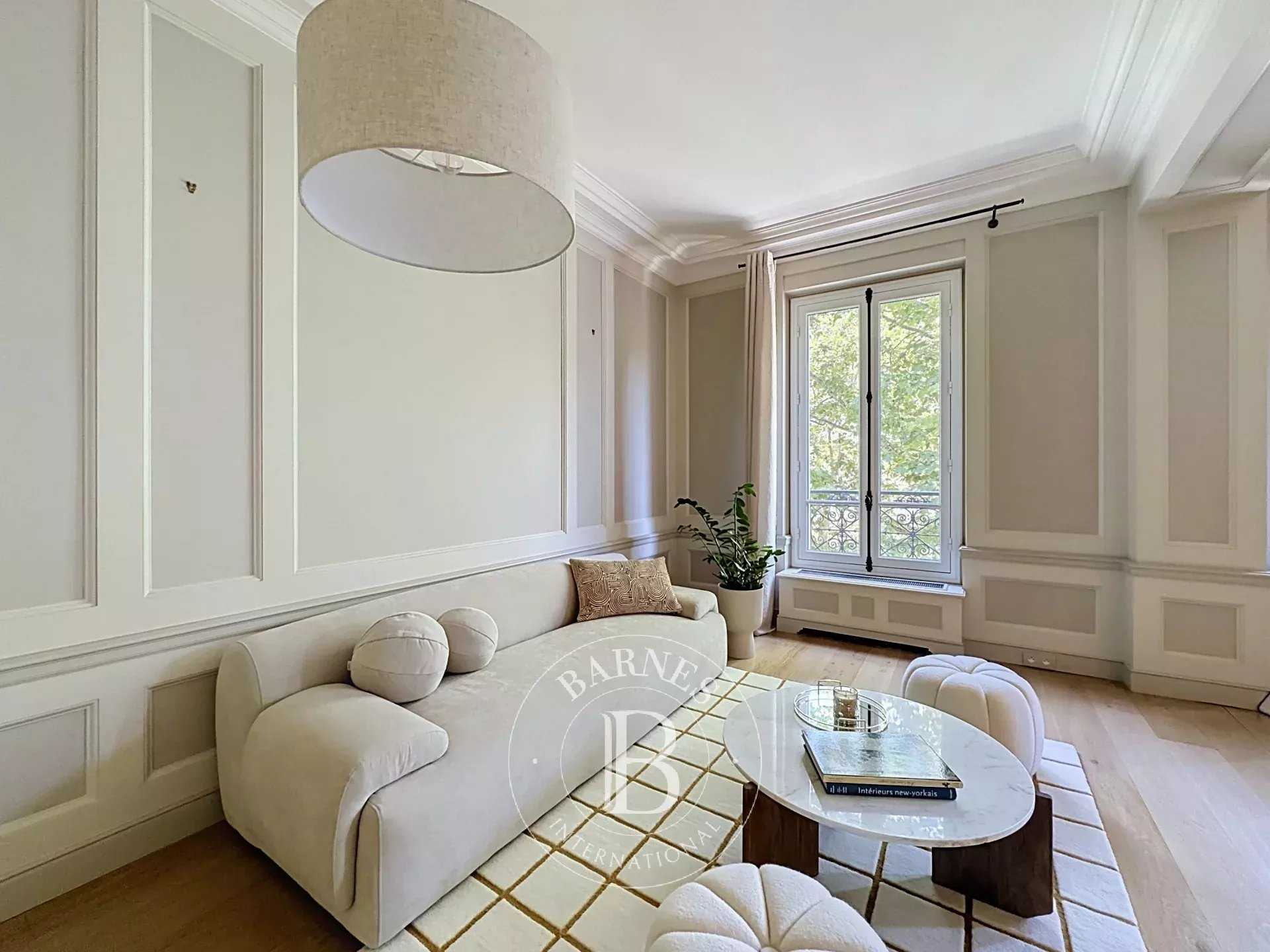 Paris  - Appartement 2 Pi&egrave;ces, 1 Chambre