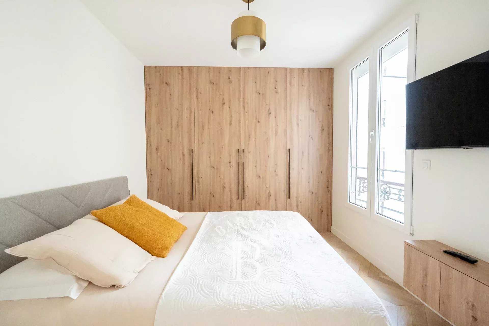 Paris  - Appartement 5 Pièces 3 Chambres