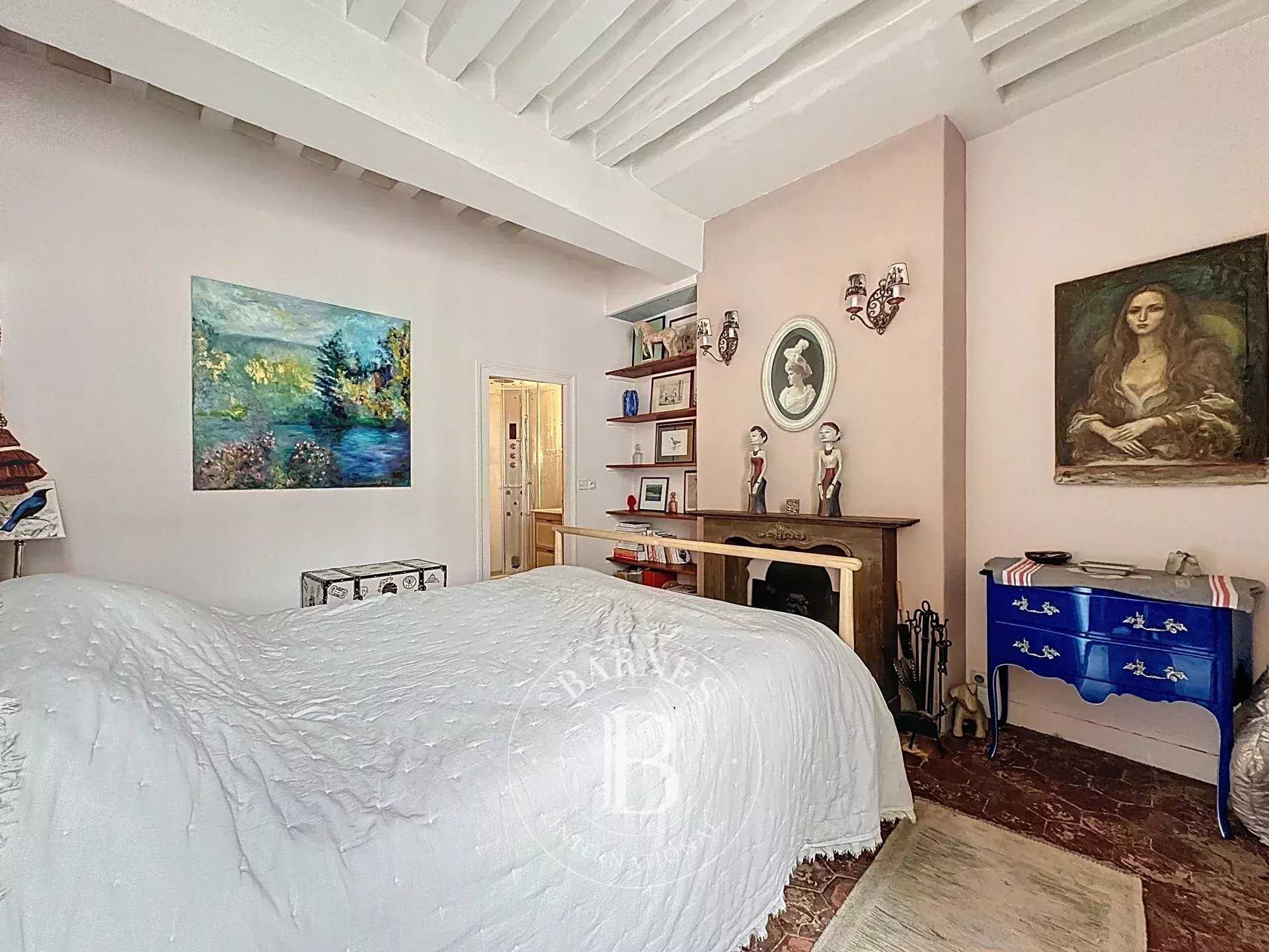 Paris  - Appartement 2 Pièces, 1 Chambre