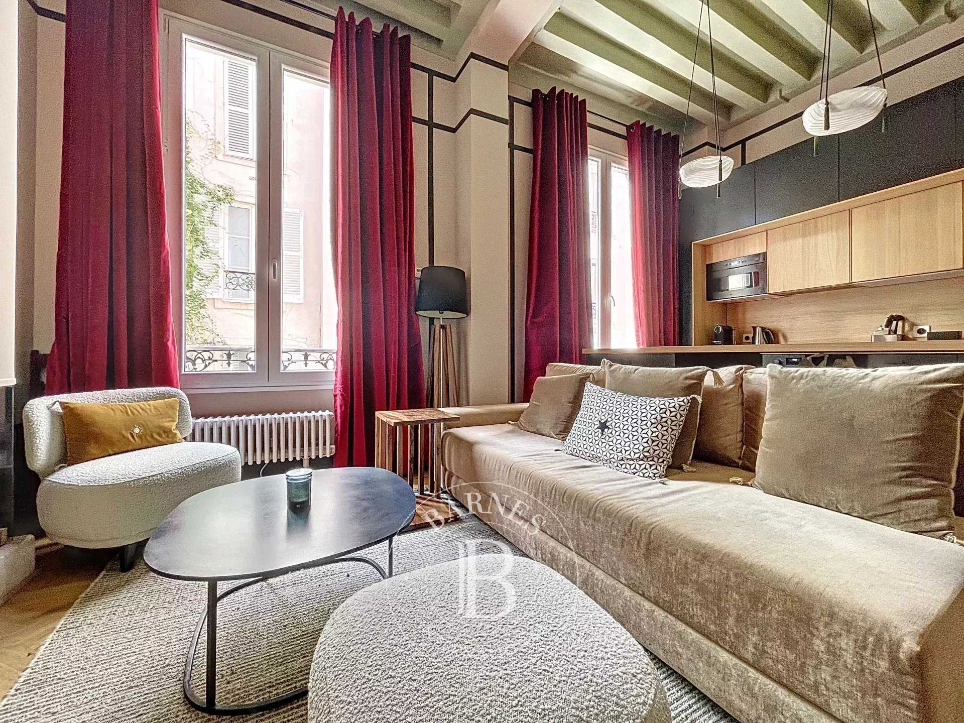Paris  - Appartement 3 Pièces 2 Chambres