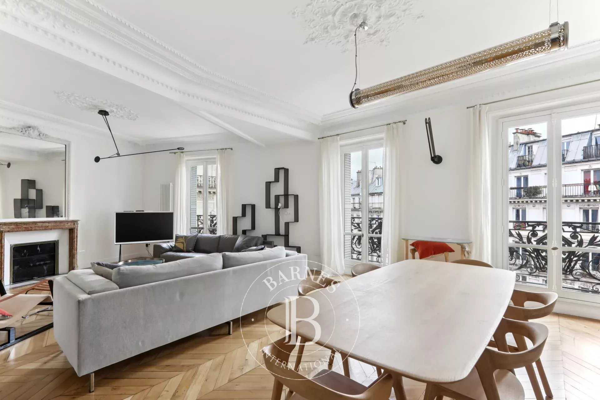 Paris  - Appartement 5 Pi&egrave;ces 3 Chambres