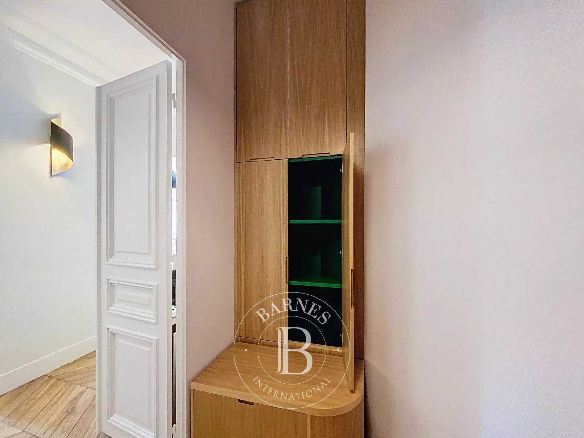 Paris  - Appartement 3 Pièces 2 Chambres