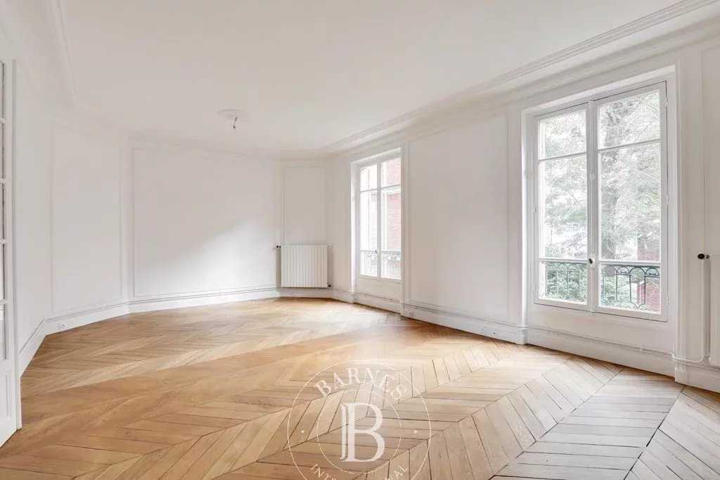 Paris  - Appartement 4 Pièces 2 Chambres