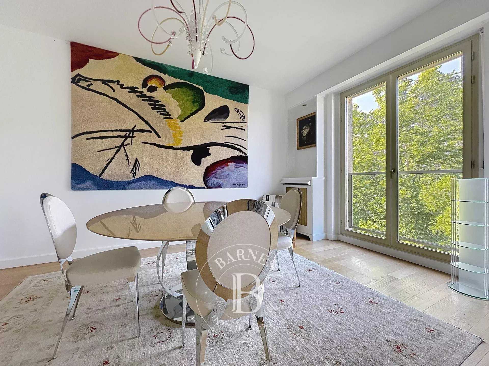 Paris  - Apartment 3 Bedrooms