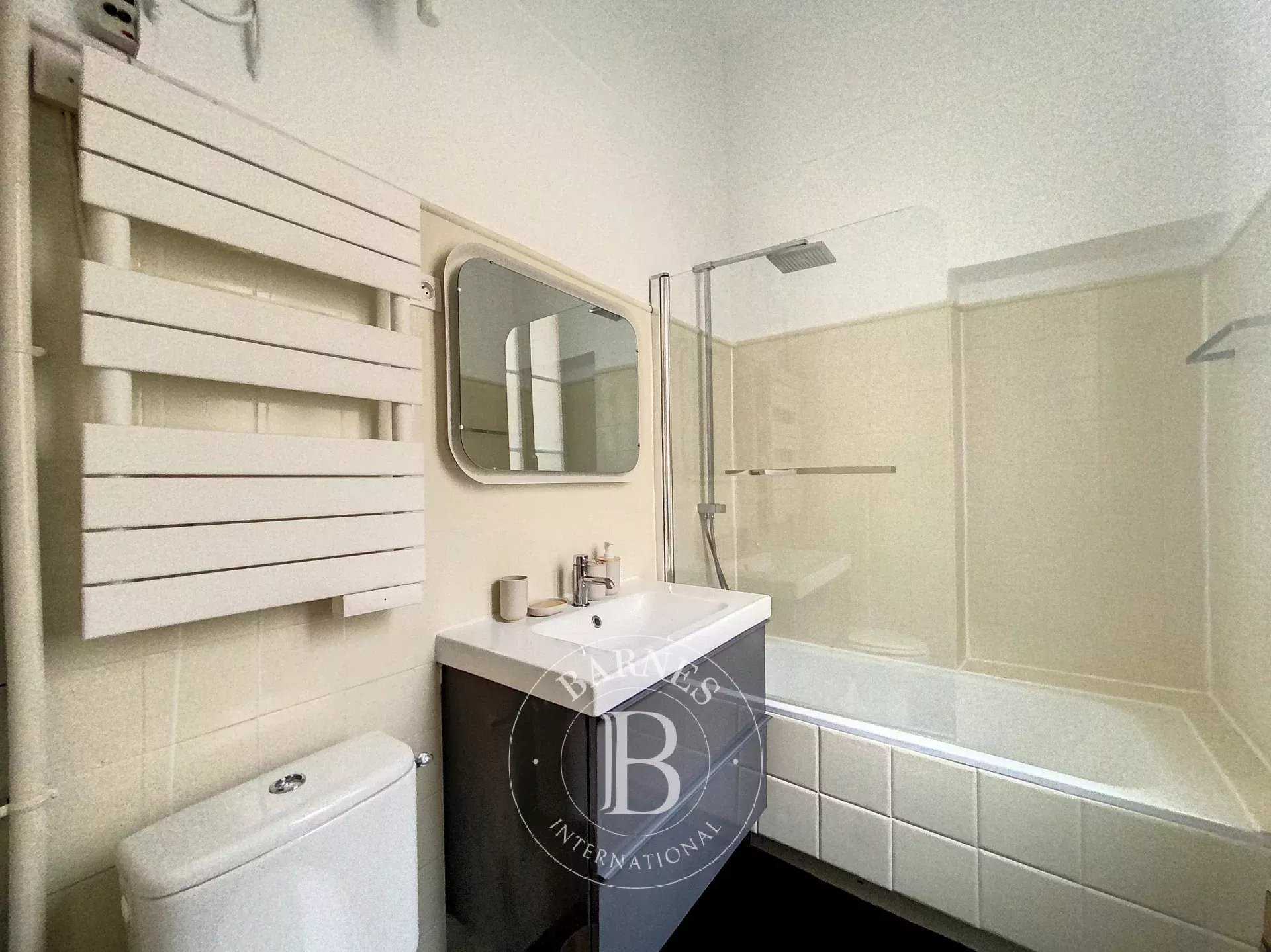 Paris  - Piso 2 Cuartos, 1 Habitacion