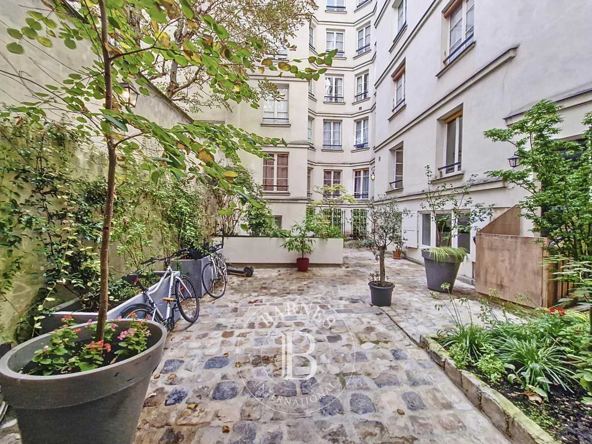 Paris  - Appartement 2 Pièces, 1 Chambre