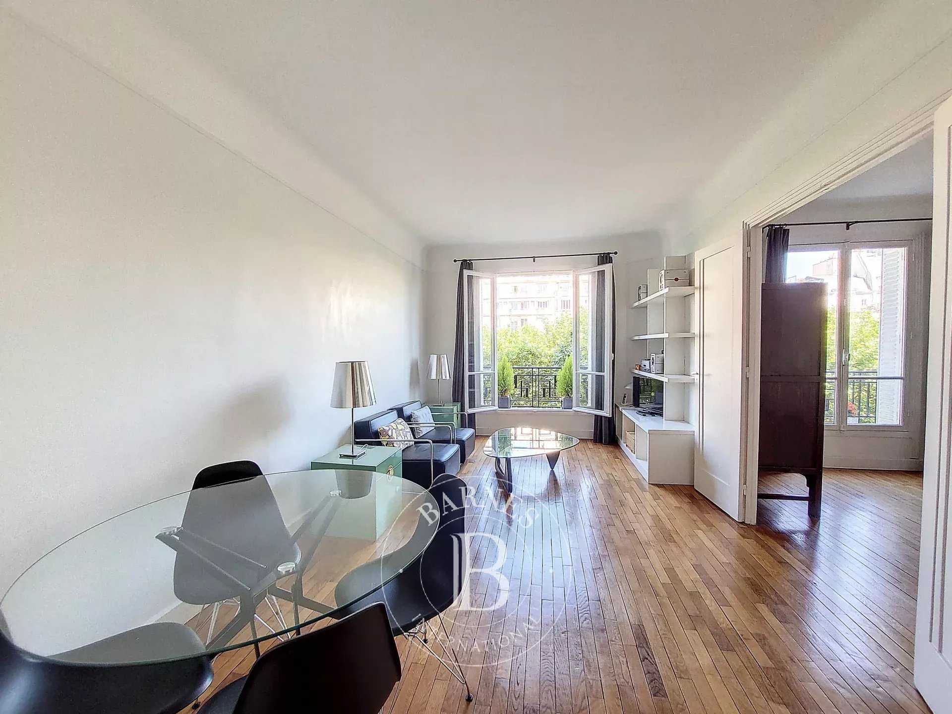 Paris  - Appartement 3 Pi&egrave;ces 2 Chambres