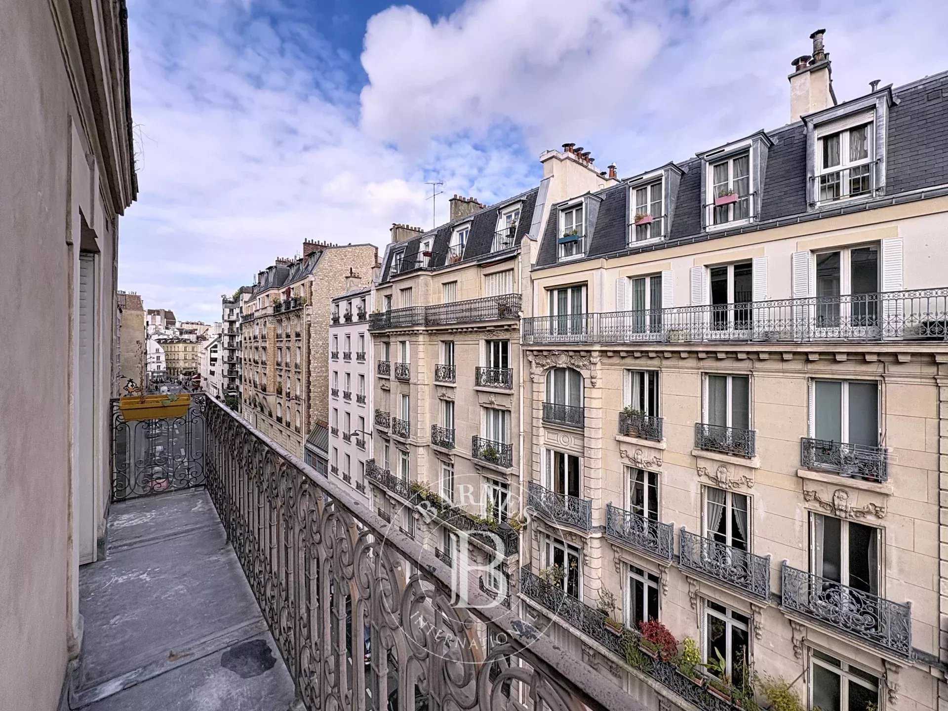 Paris  - Appartement 4 Pièces 3 Chambres