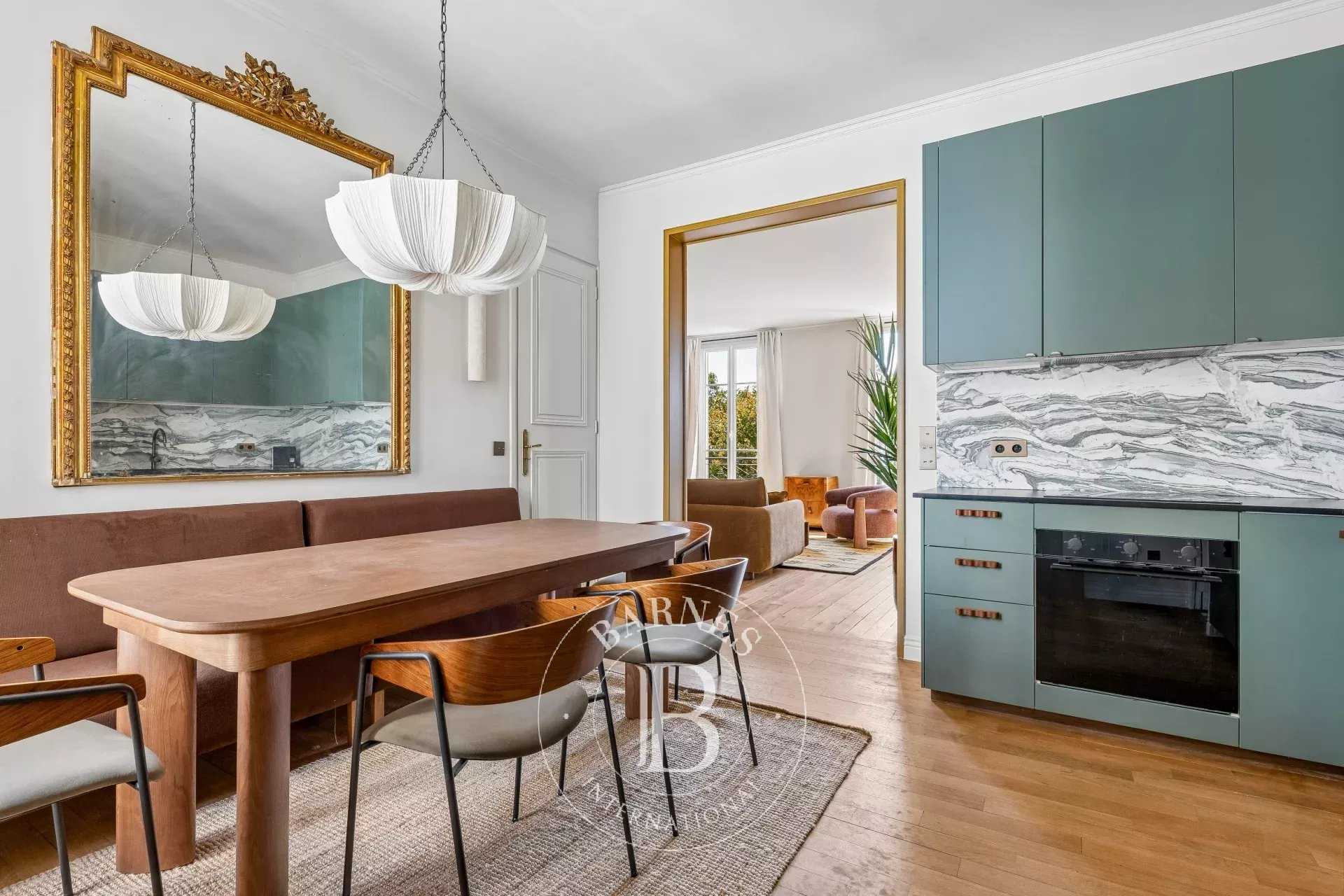 Paris  - Appartement 3 Pi&egrave;ces 2 Chambres