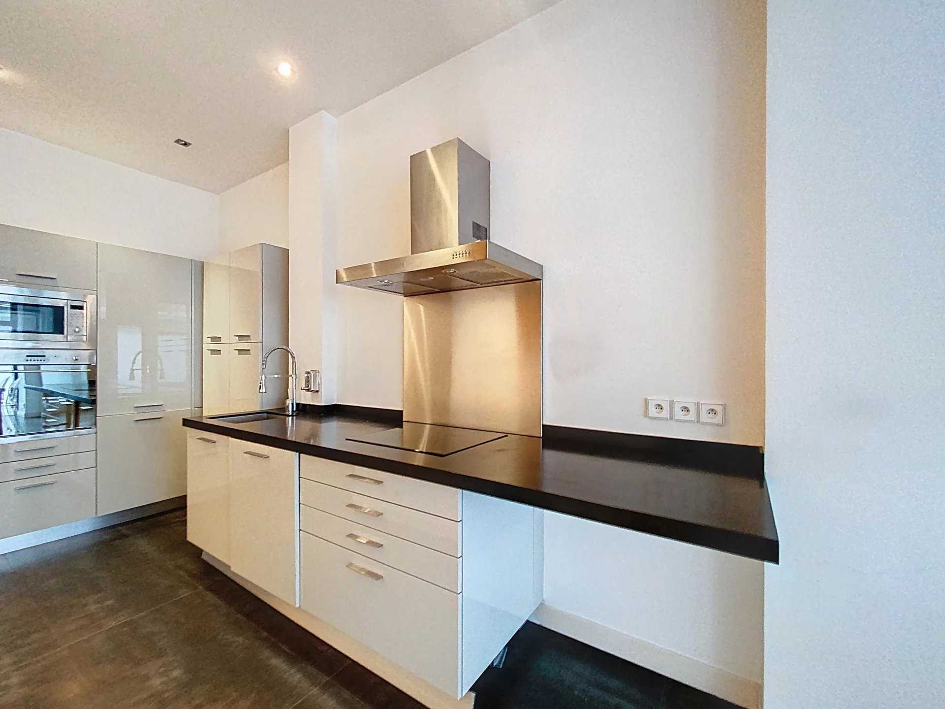 Paris  - Appartement 2 Pièces, 1 Chambre