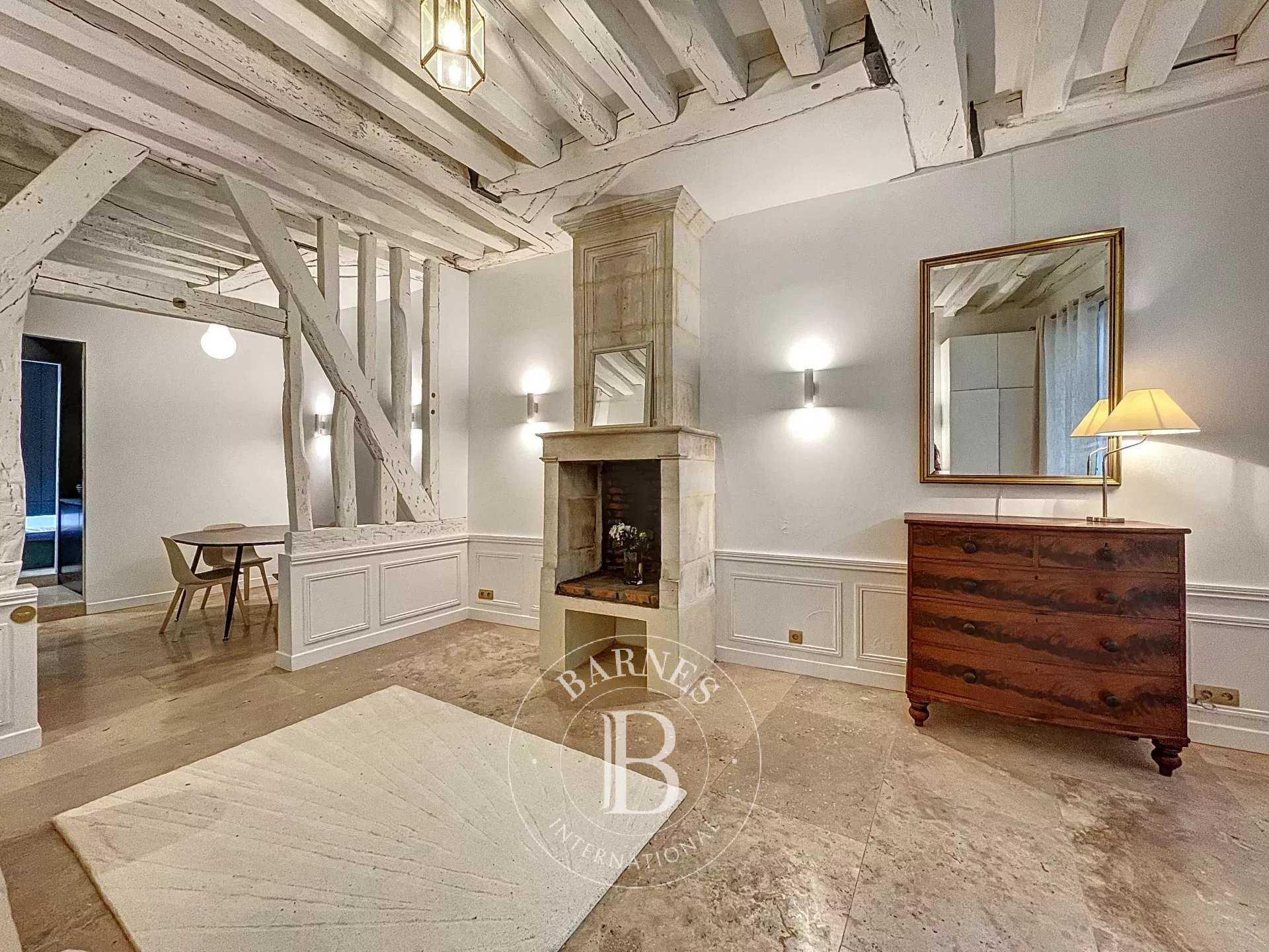 Paris  - Appartement 2 Pièces, 1 Chambre