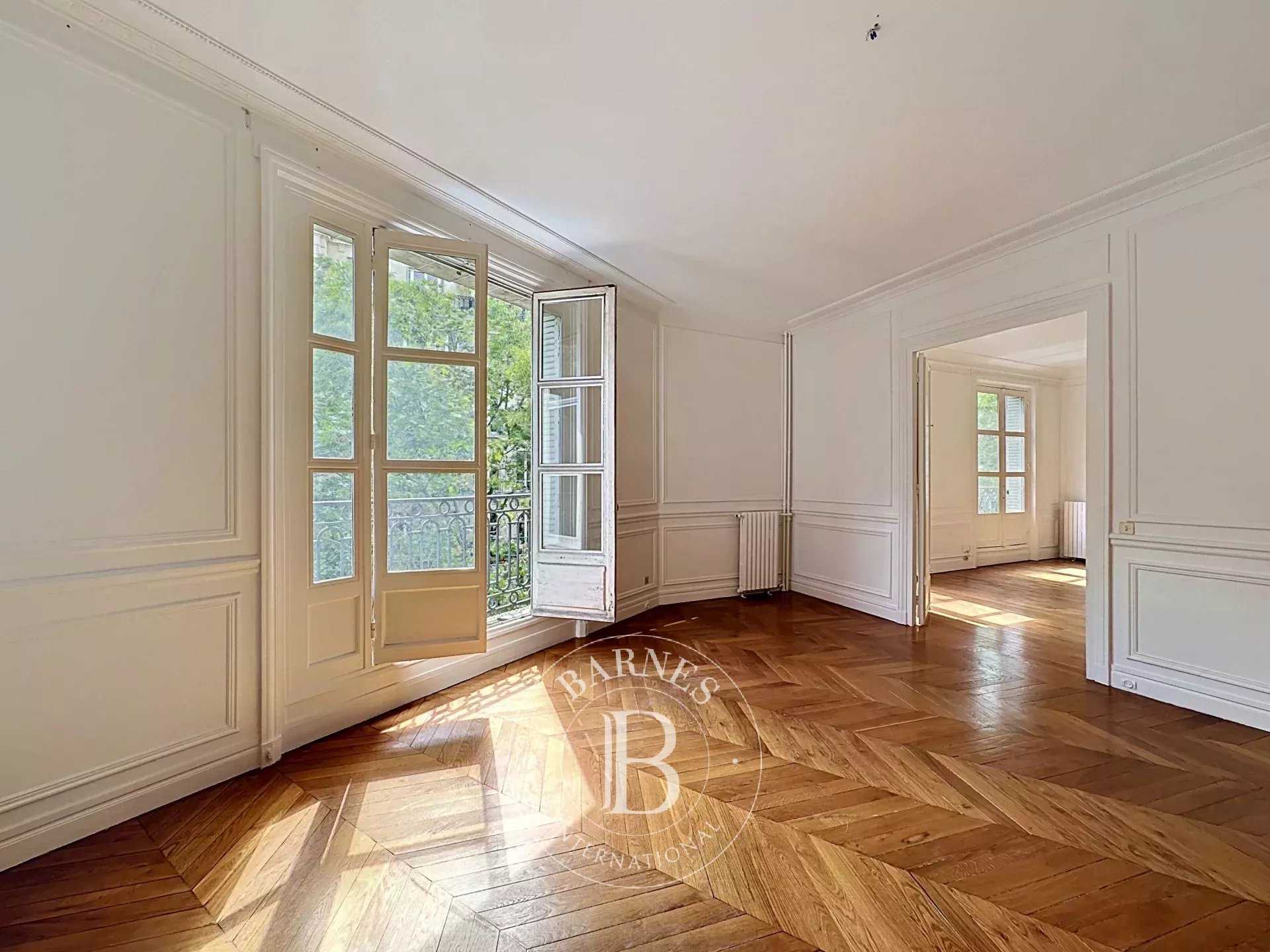 Paris  - Apartment 4 Bedrooms