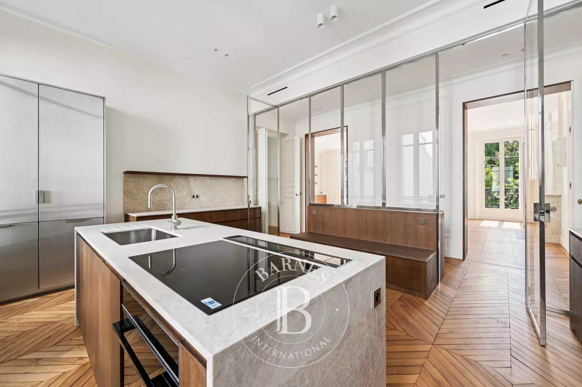 Paris  - Apartment 4 Bedrooms