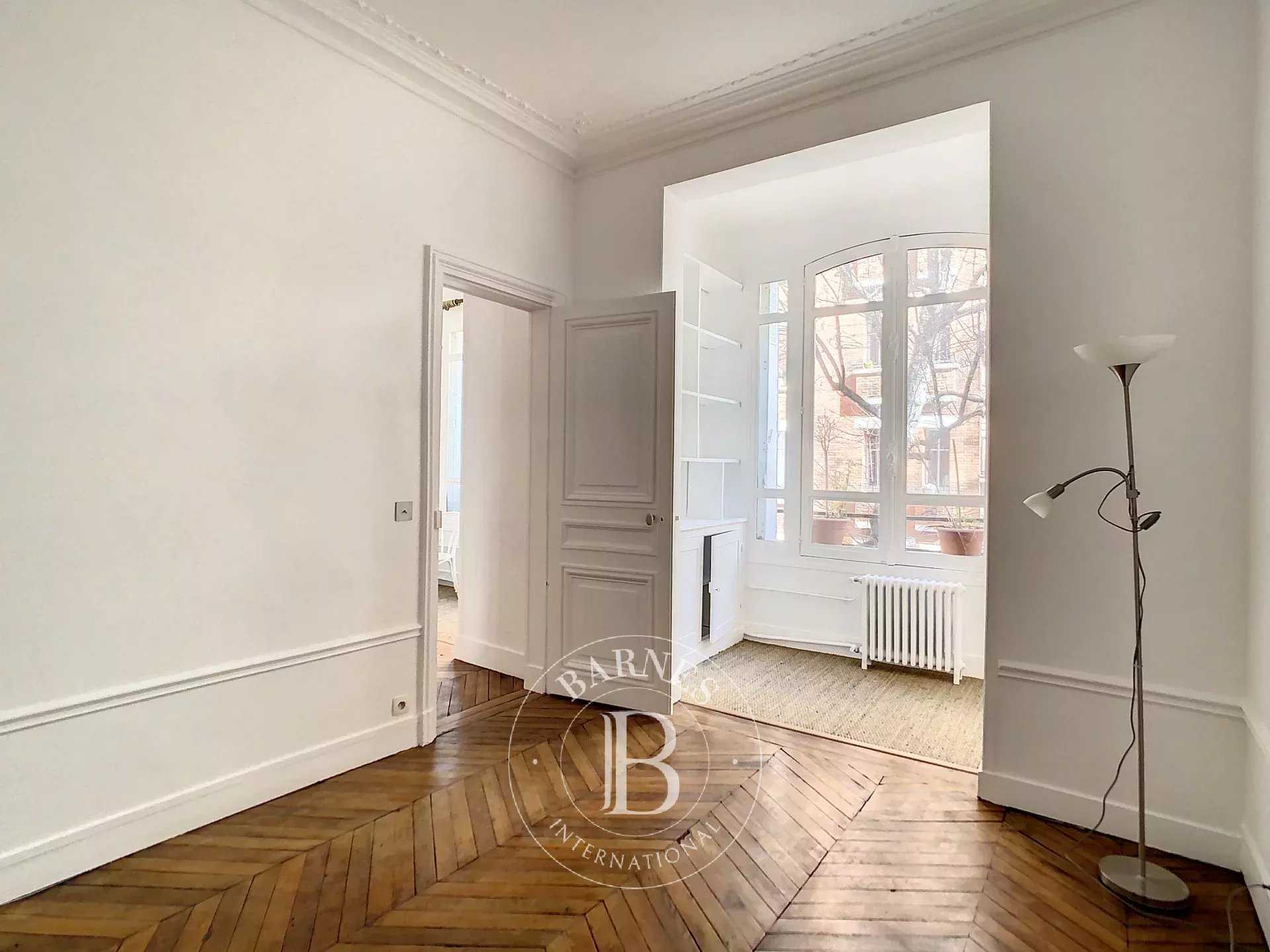 Appartement Paris 75007  -  ref 8112046 (picture 3)