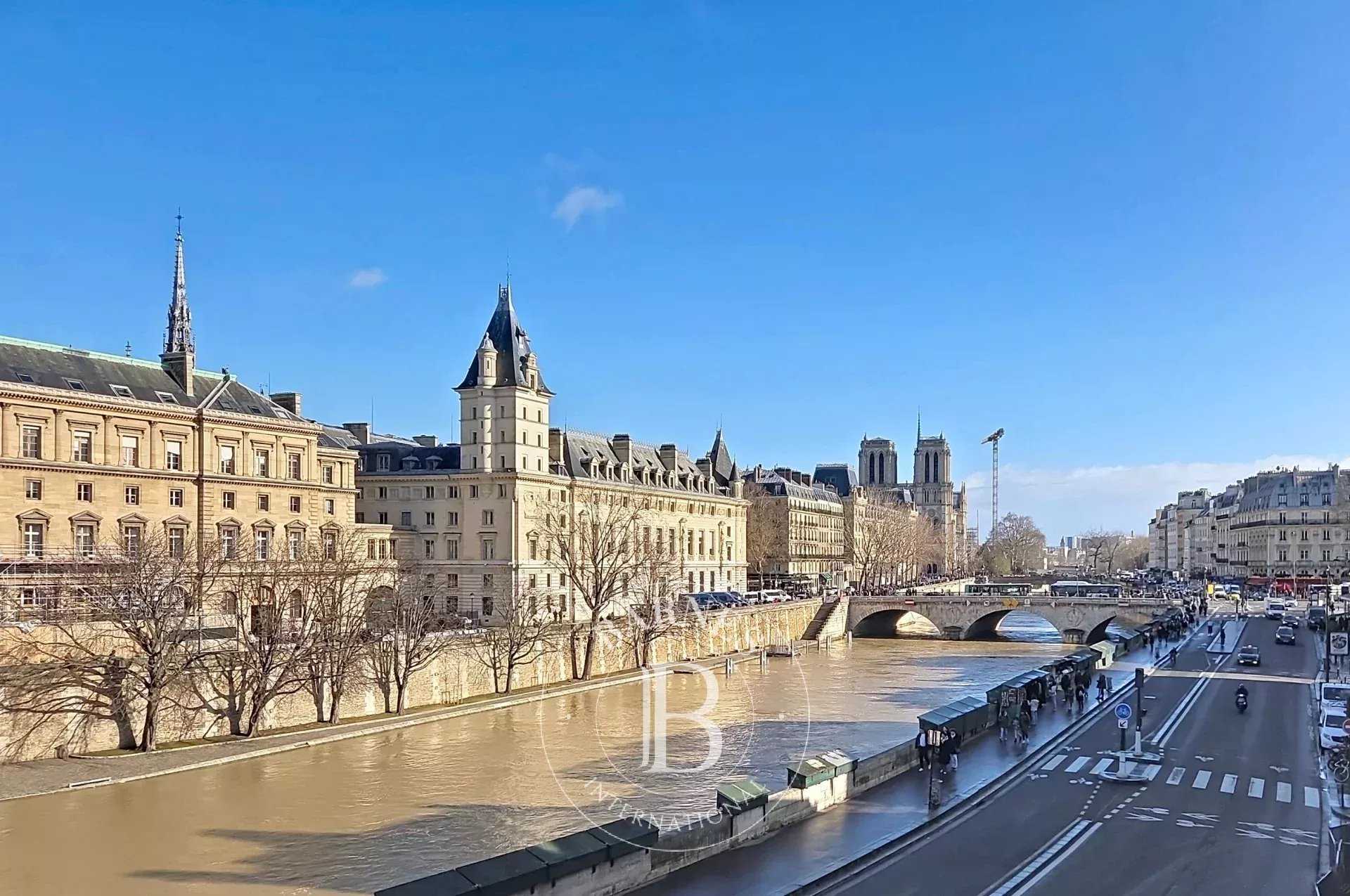 Paris  - Apartment 2 Bedrooms