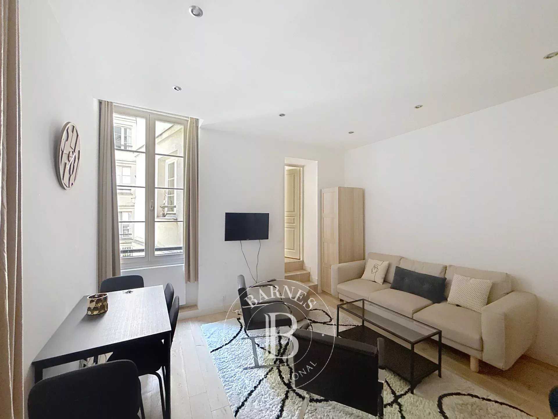 Apartment Paris 75007  -  ref 83421537 (picture 1)