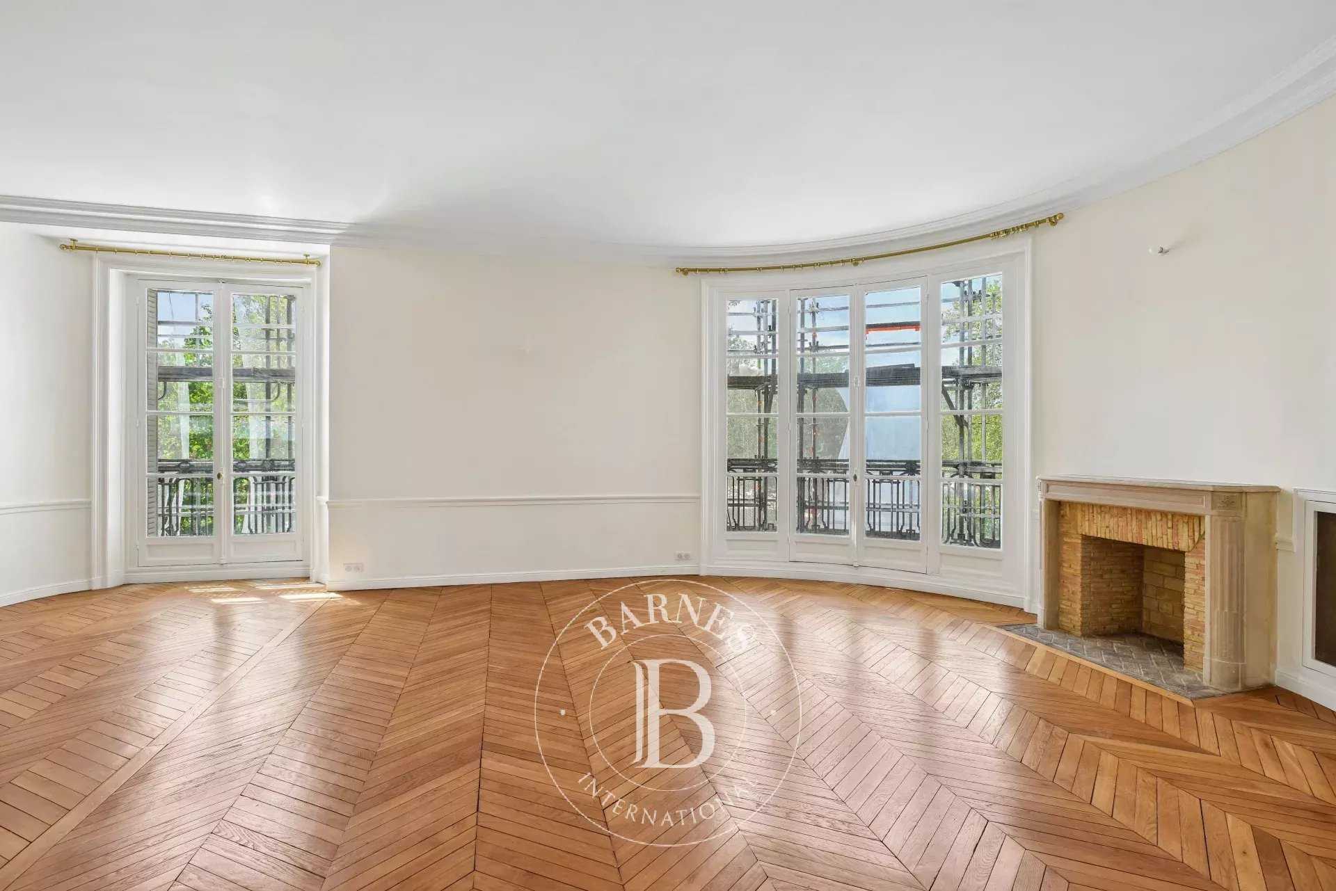 Apartment Paris 75007  -  ref 86922282 (picture 1)