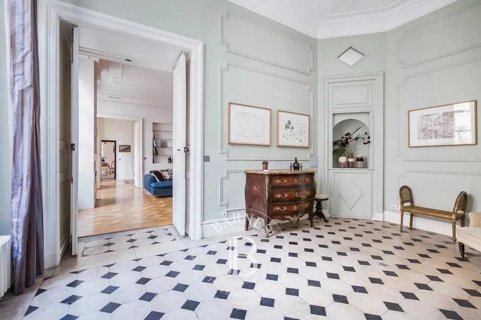 Appartement Paris 75007  -  ref 83611566 (picture 3)