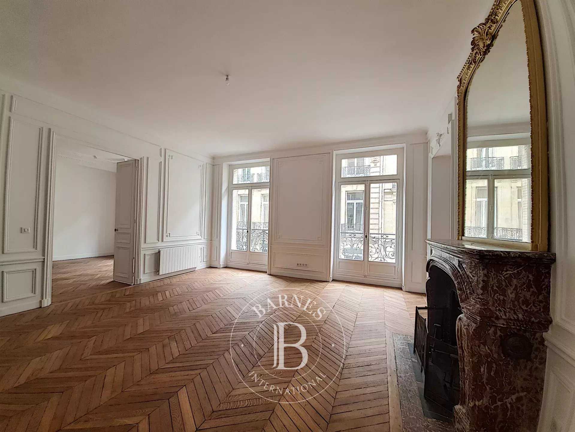 Apartment Paris 75007  -  ref 5083968 (picture 2)