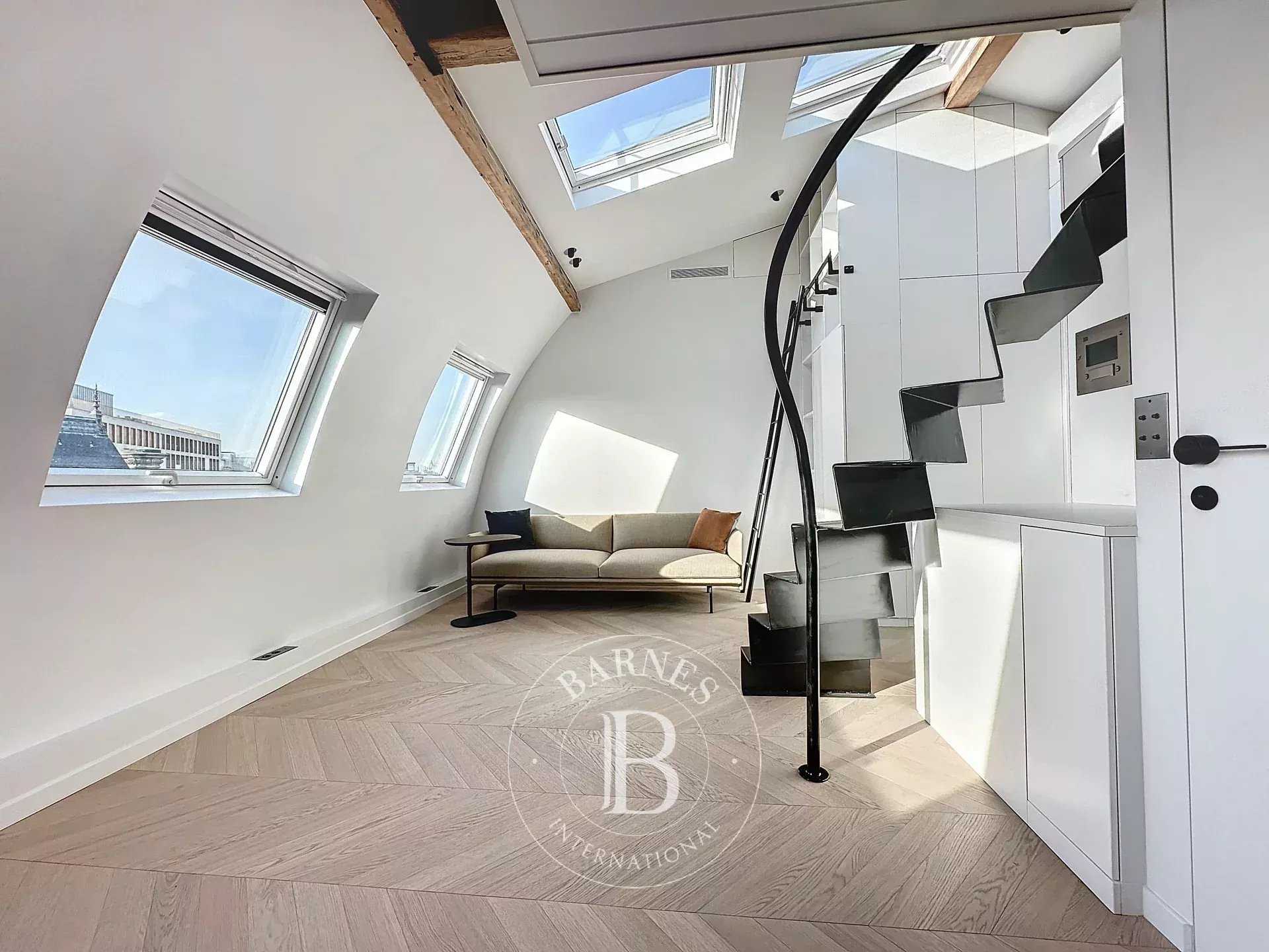 Appartement Paris 75007  -  ref 84000562 (picture 1)