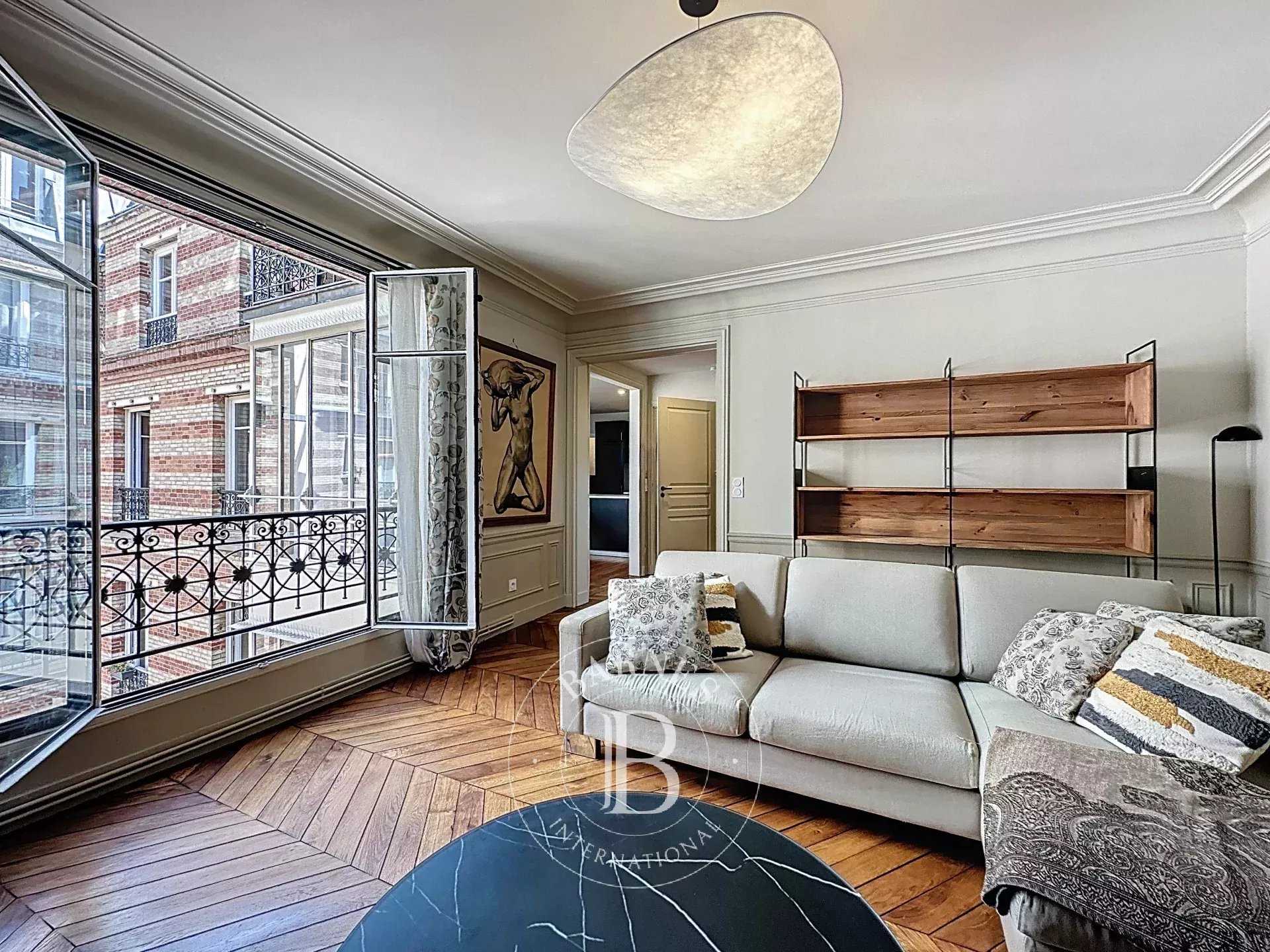 Appartement Paris 75007  -  ref 85982845 (picture 1)