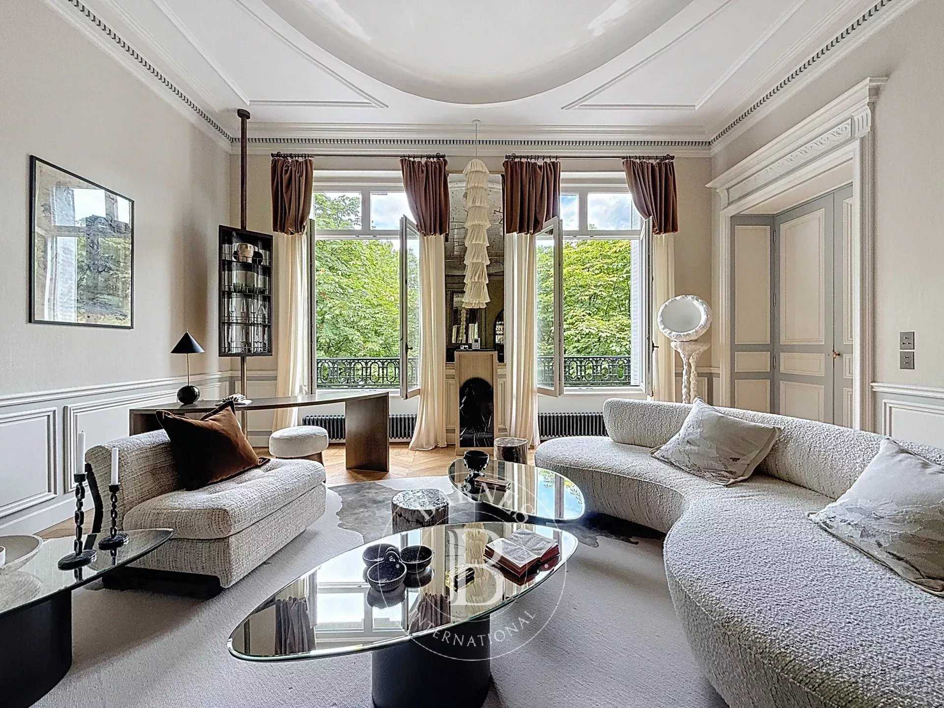 Apartment Paris 75007  -  ref 85454516 (picture 1)