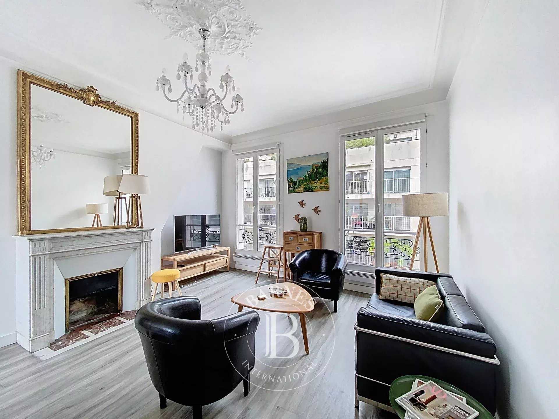 Apartment Paris 75006  -  ref 85975857 (picture 1)