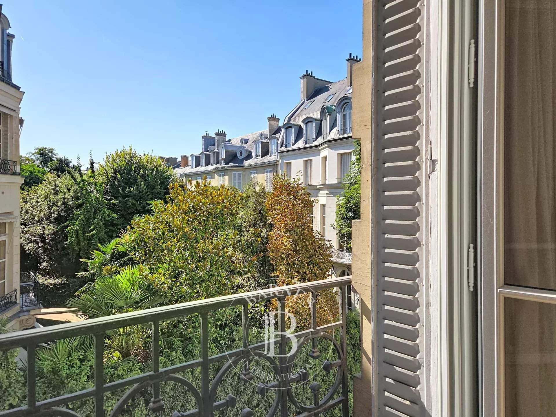 Paris  - Appartement 4 Pi&egrave;ces 2 Chambres - picture 2