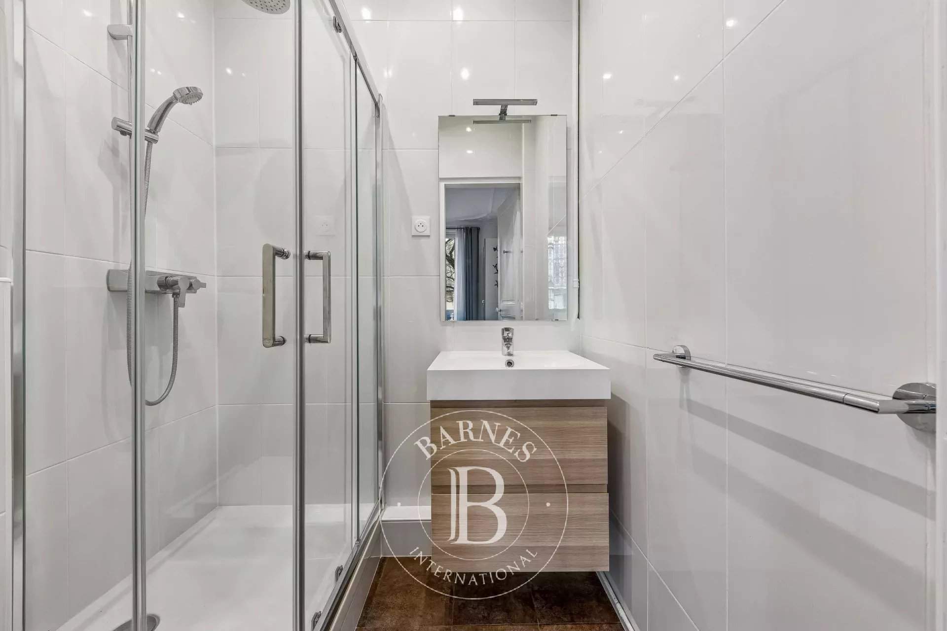 Paris  - Appartement 5 Pi&egrave;ces 3 Chambres - picture 12