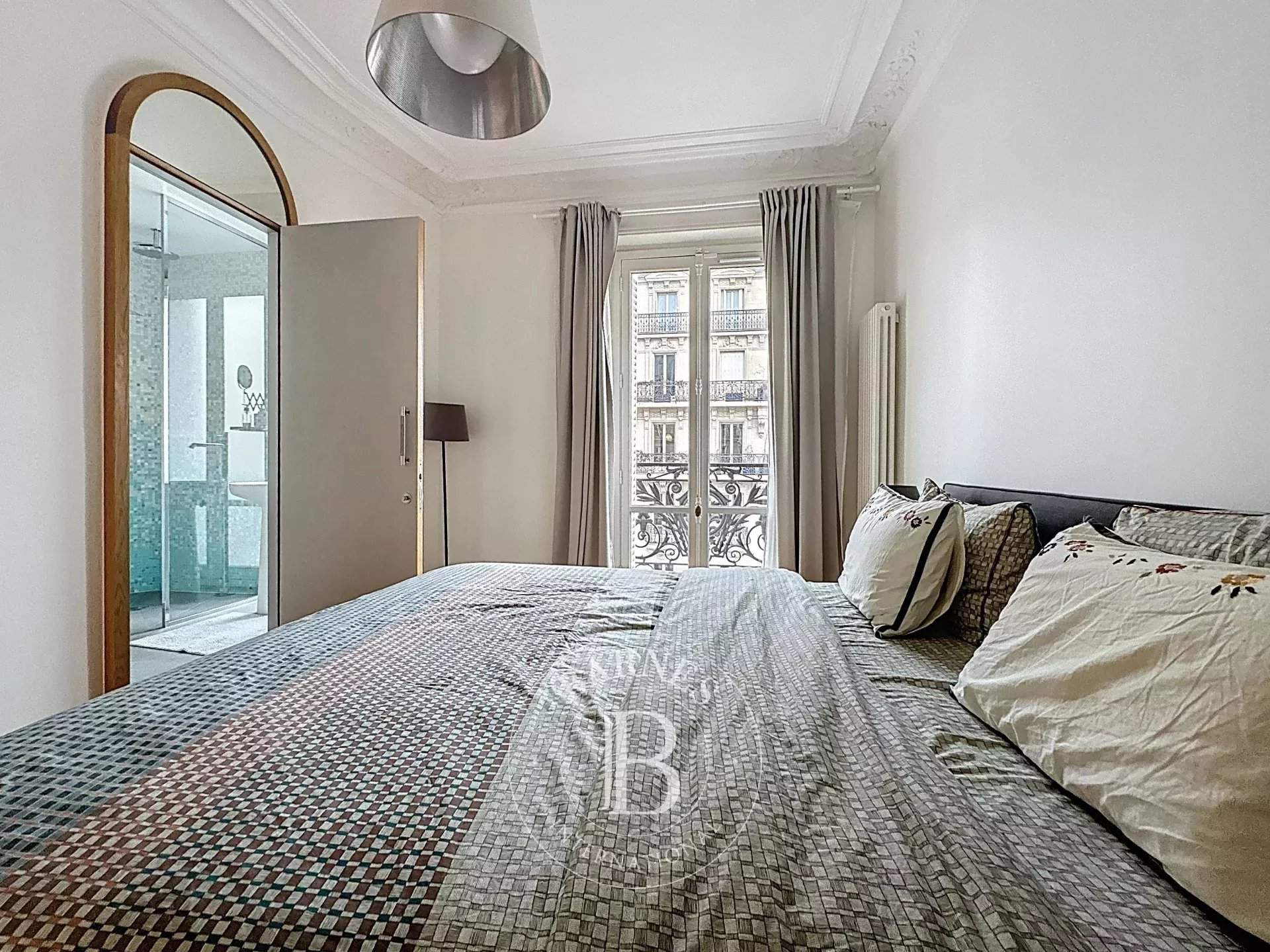 Paris  - Appartement 5 Pi&egrave;ces 3 Chambres - picture 9