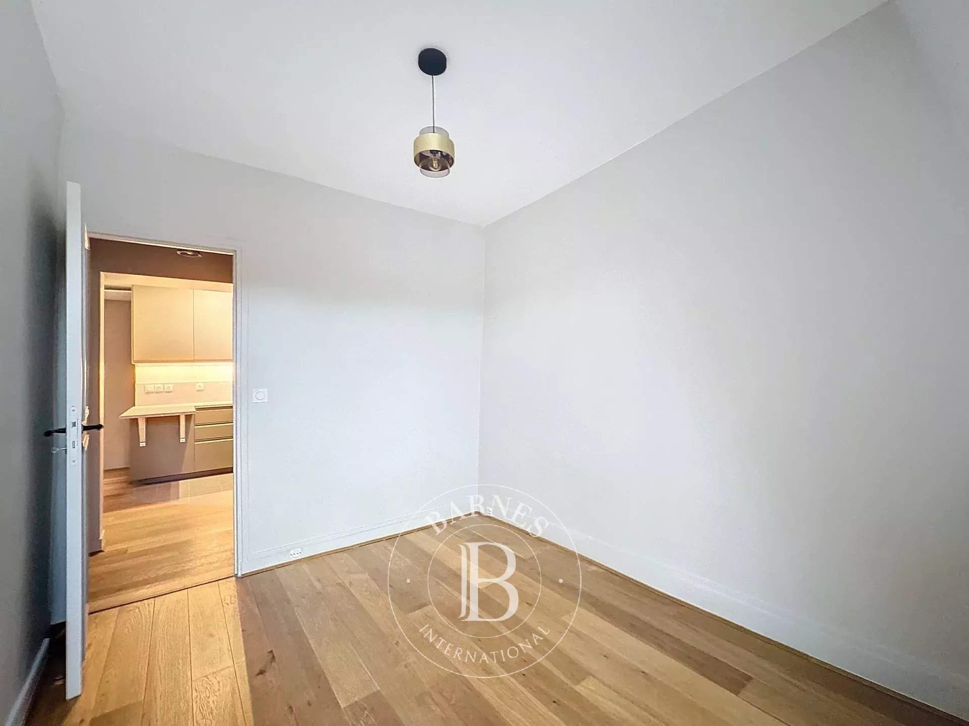 Paris  - Appartement 3 Pi&egrave;ces 2 Chambres - picture 7