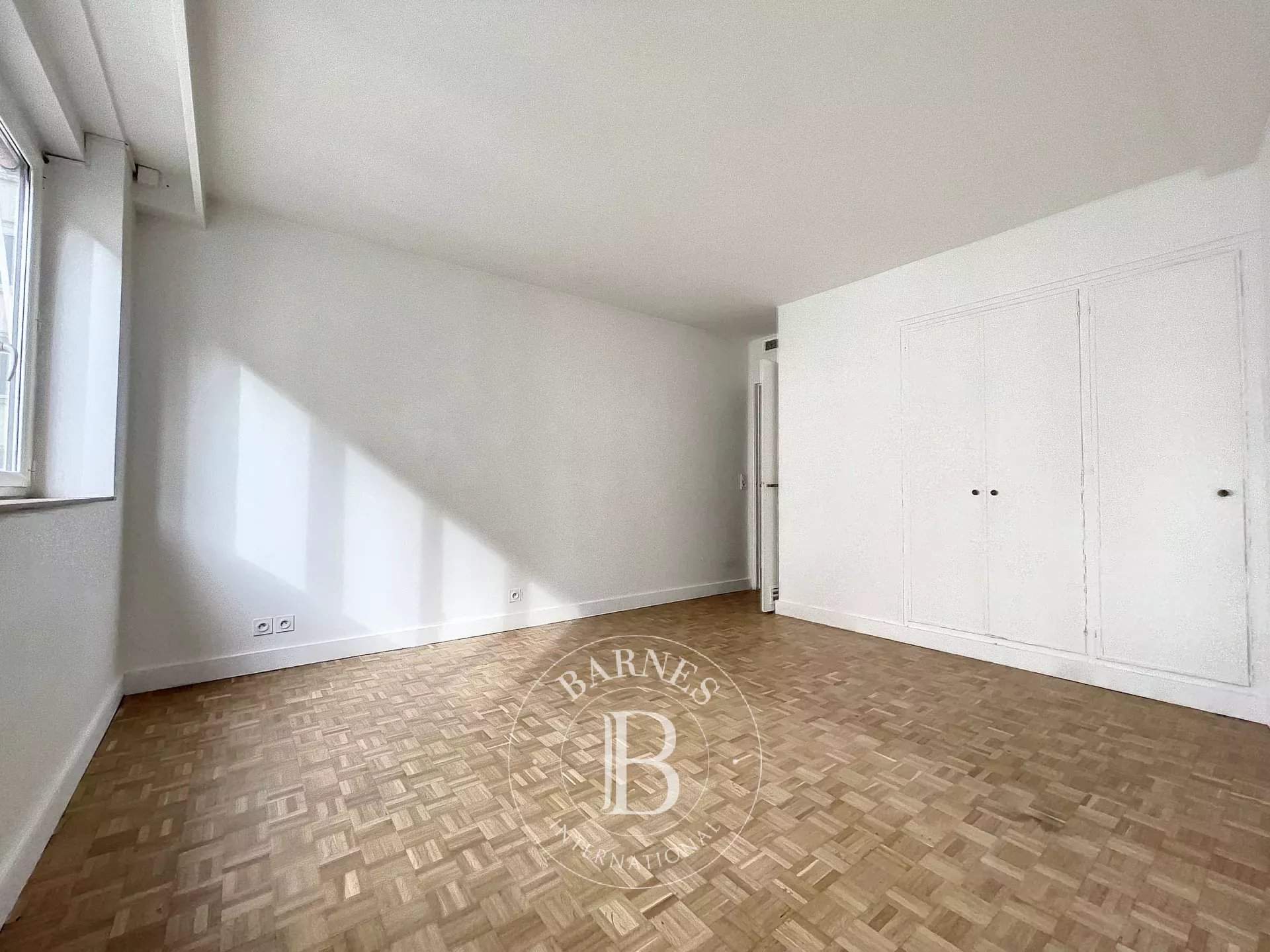 Paris  - Appartement 5 Pi&egrave;ces 3 Chambres - picture 7