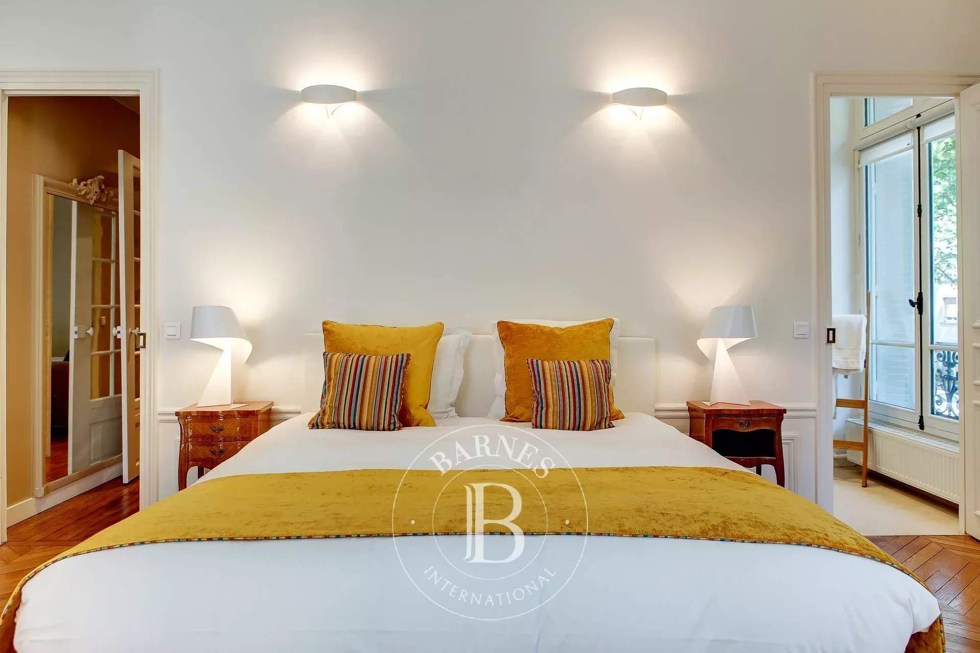 Paris  - Appartement 7 Pi&egrave;ces 4 Chambres - picture 9