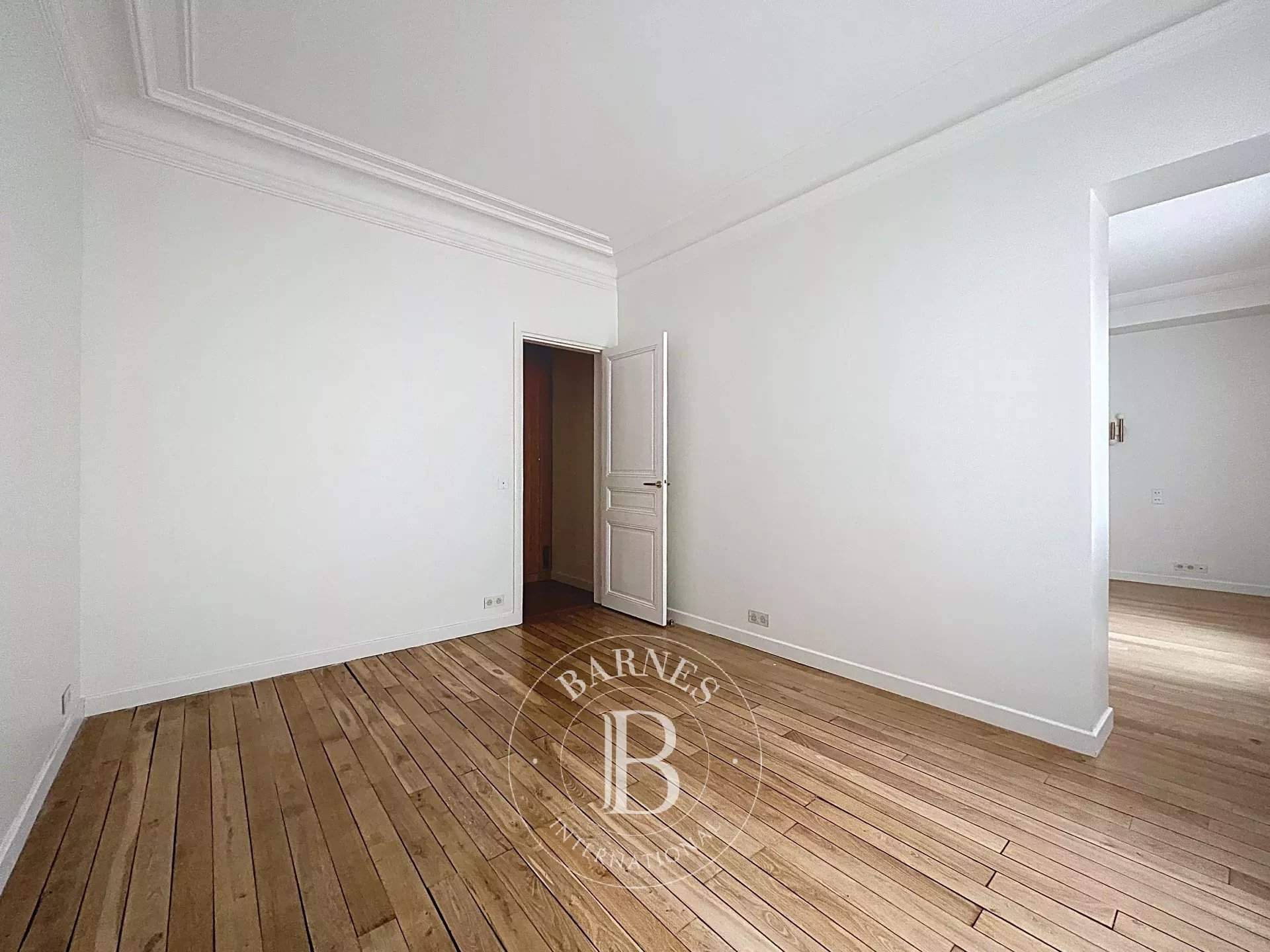 Paris  - Appartement 5 Pièces 2 Chambres - picture 11