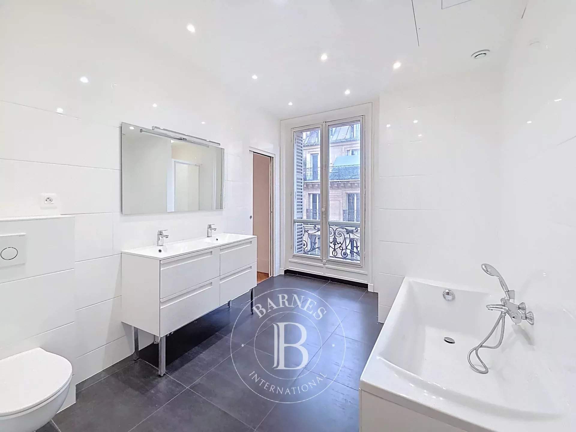 Paris  - Appartement 5 Pi&egrave;ces 3 Chambres - picture 11