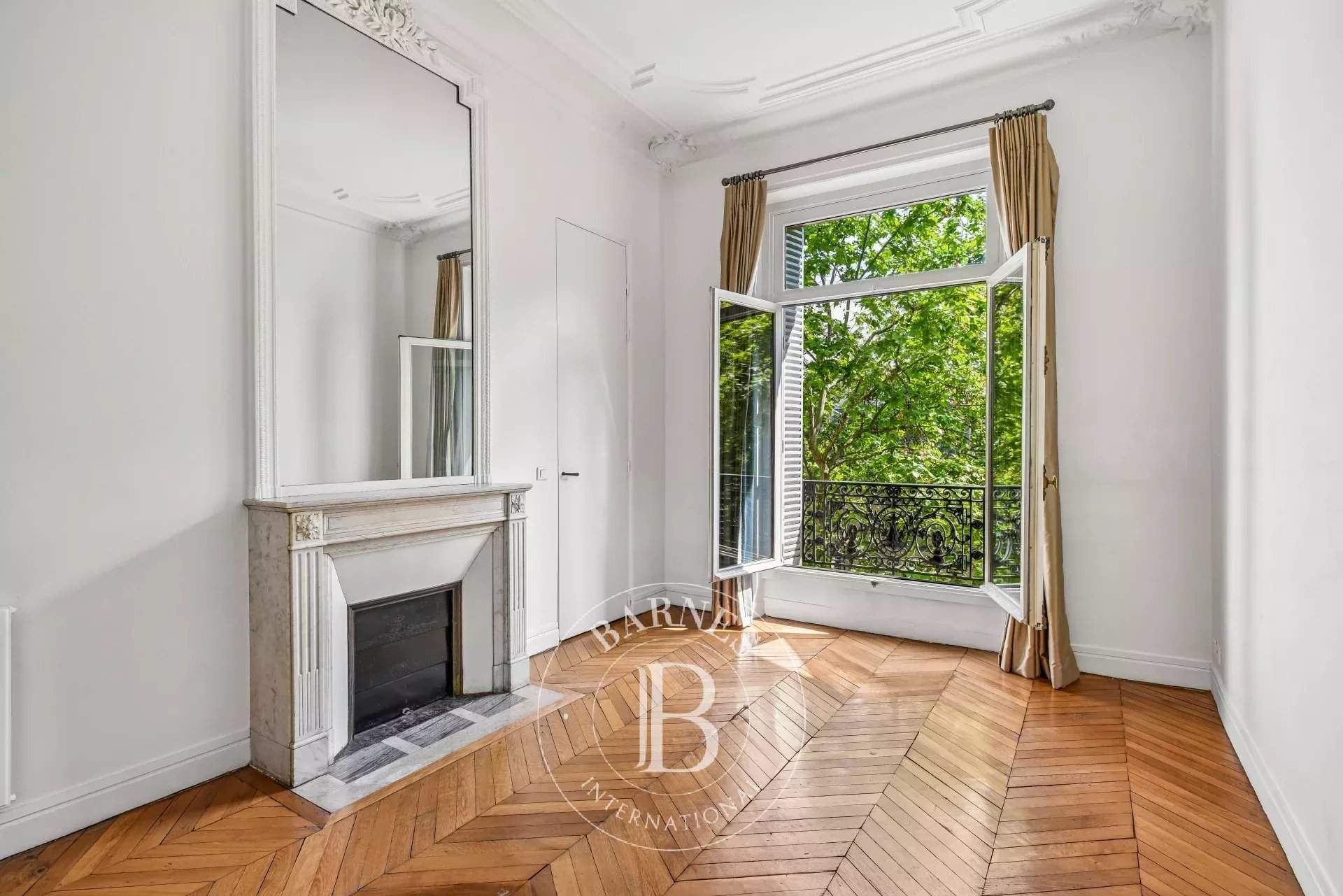 Paris  - Apartment 4 Bedrooms - picture 13
