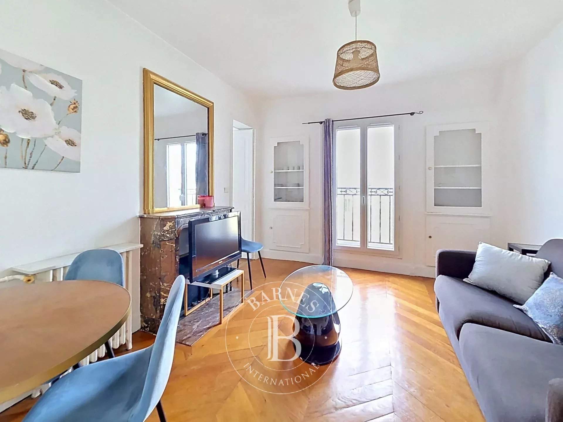 Paris  - Appartement 2 Pi&egrave;ces, 1 Chambre - picture 2
