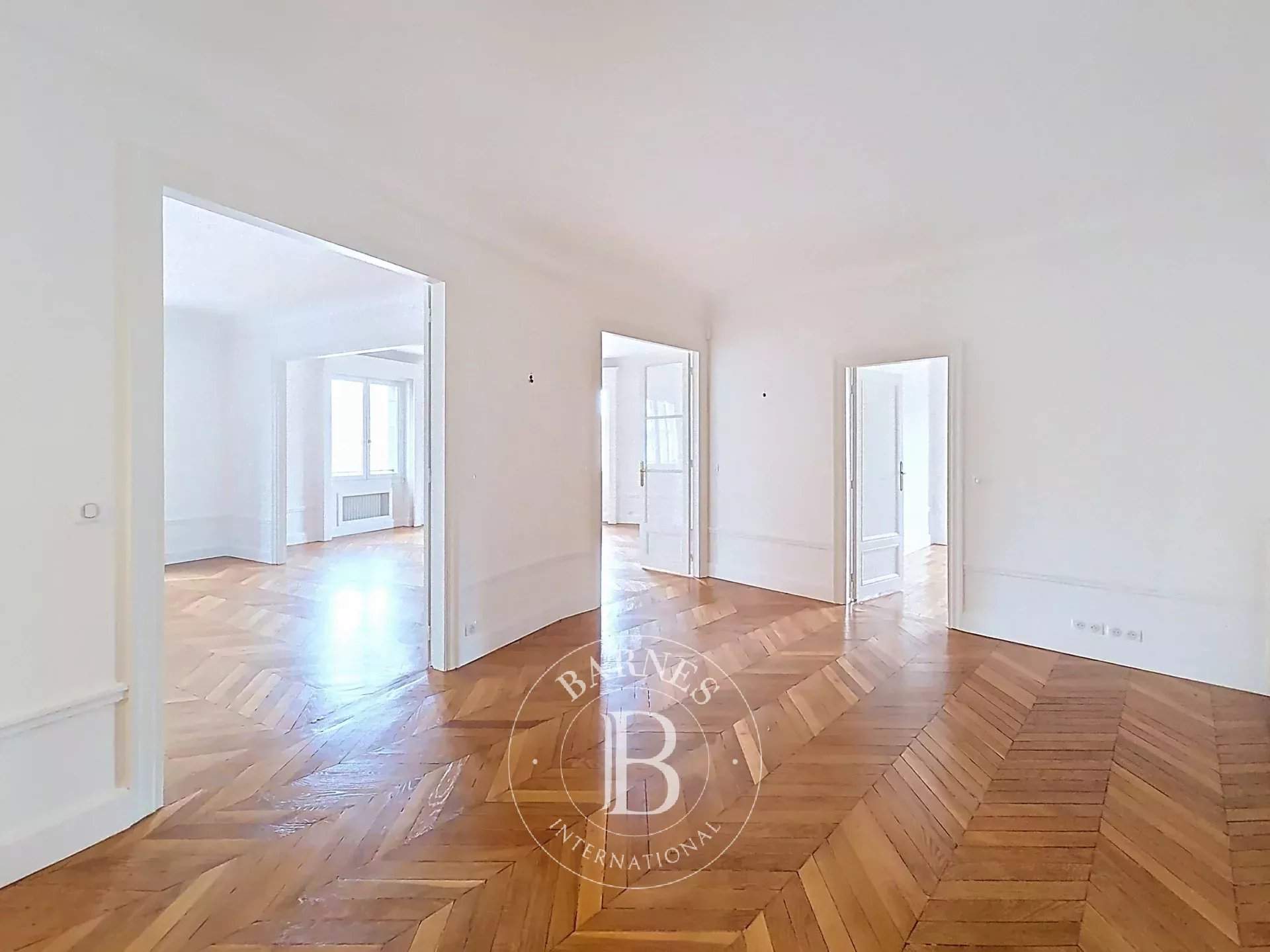 Paris  - Appartement 4 Pi&egrave;ces 2 Chambres - picture 4