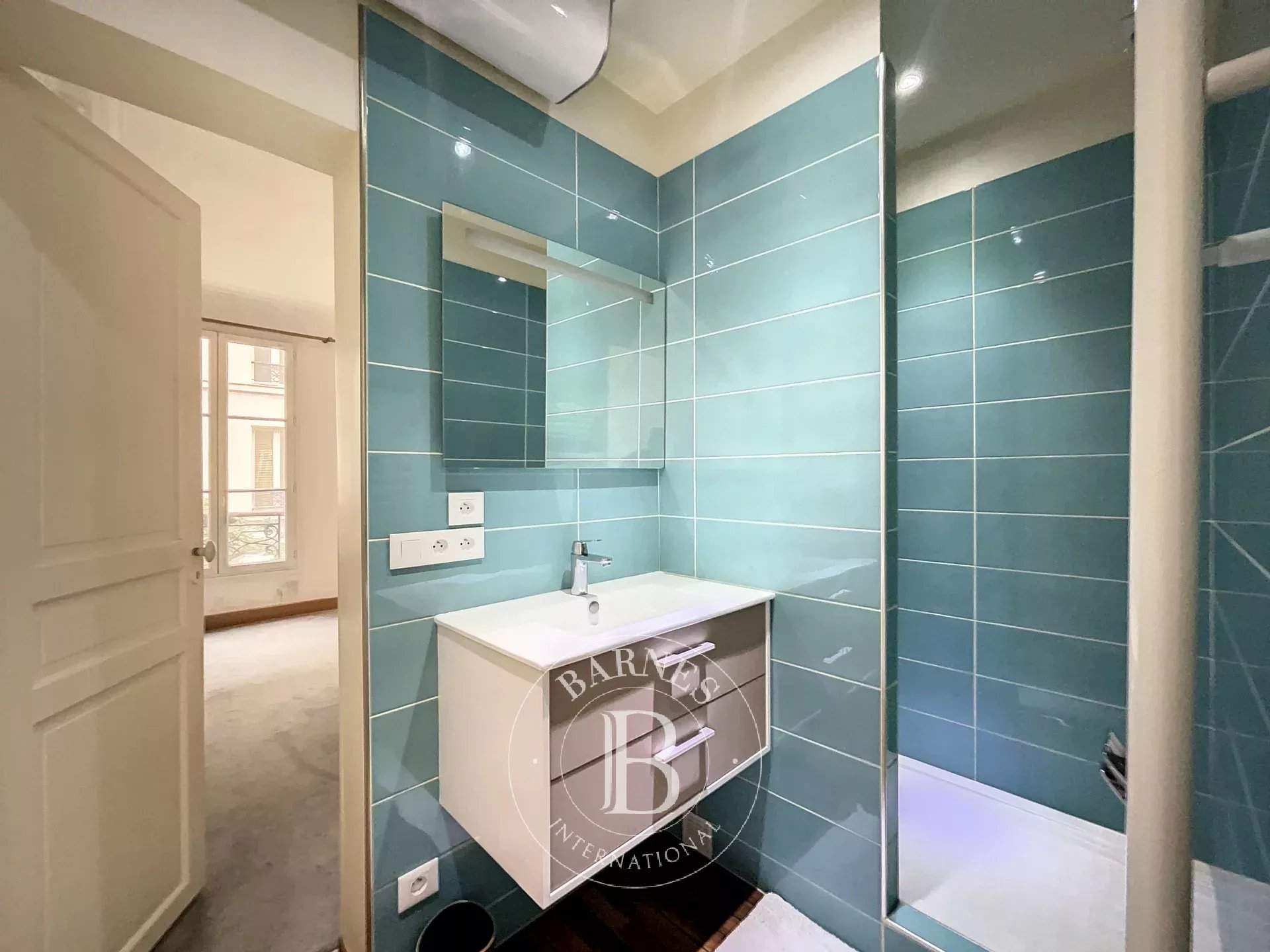 Paris  - Apartment 3 Bedrooms - picture 11