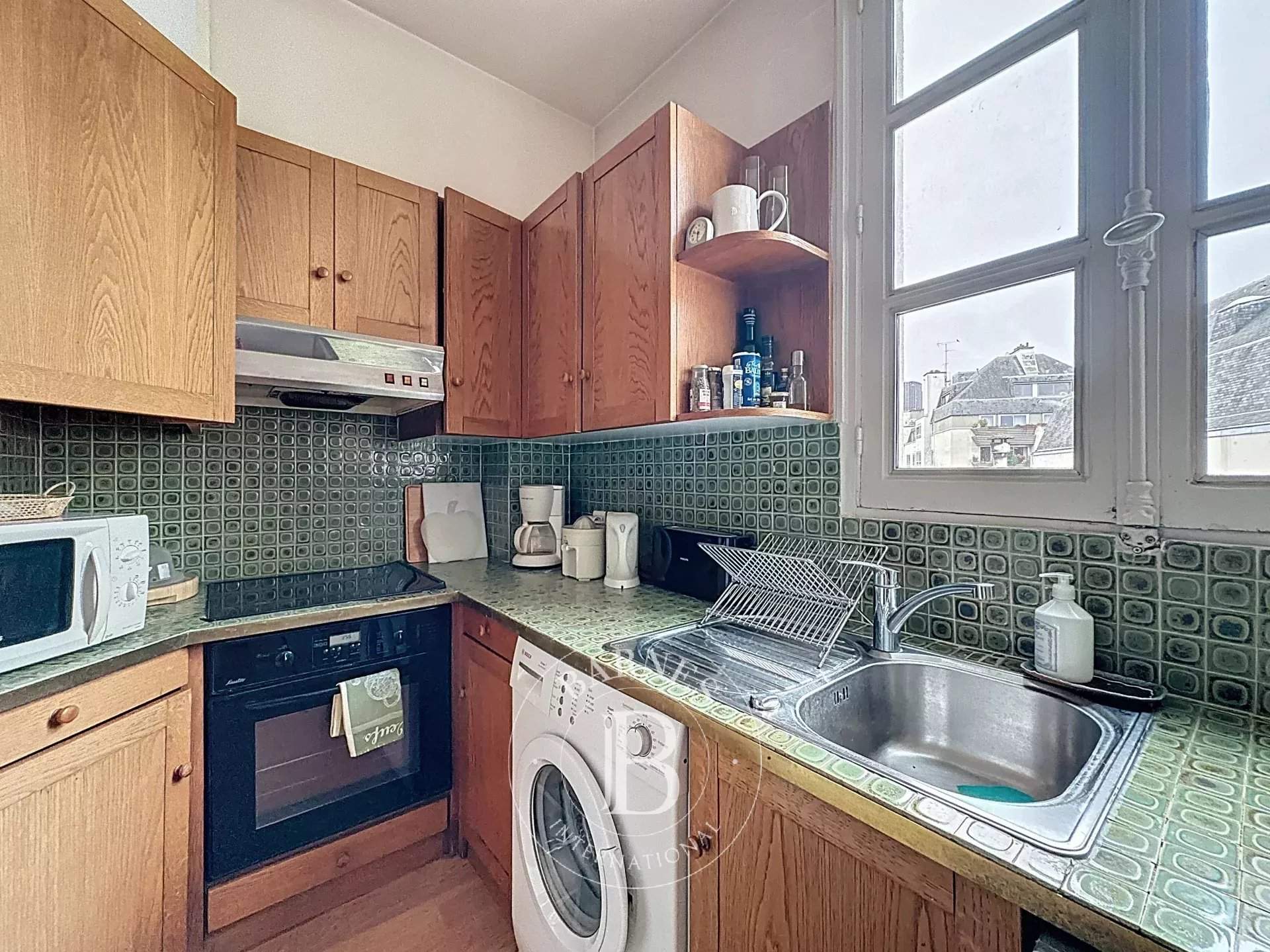 Paris  - Apartment 2 Bedrooms - picture 12