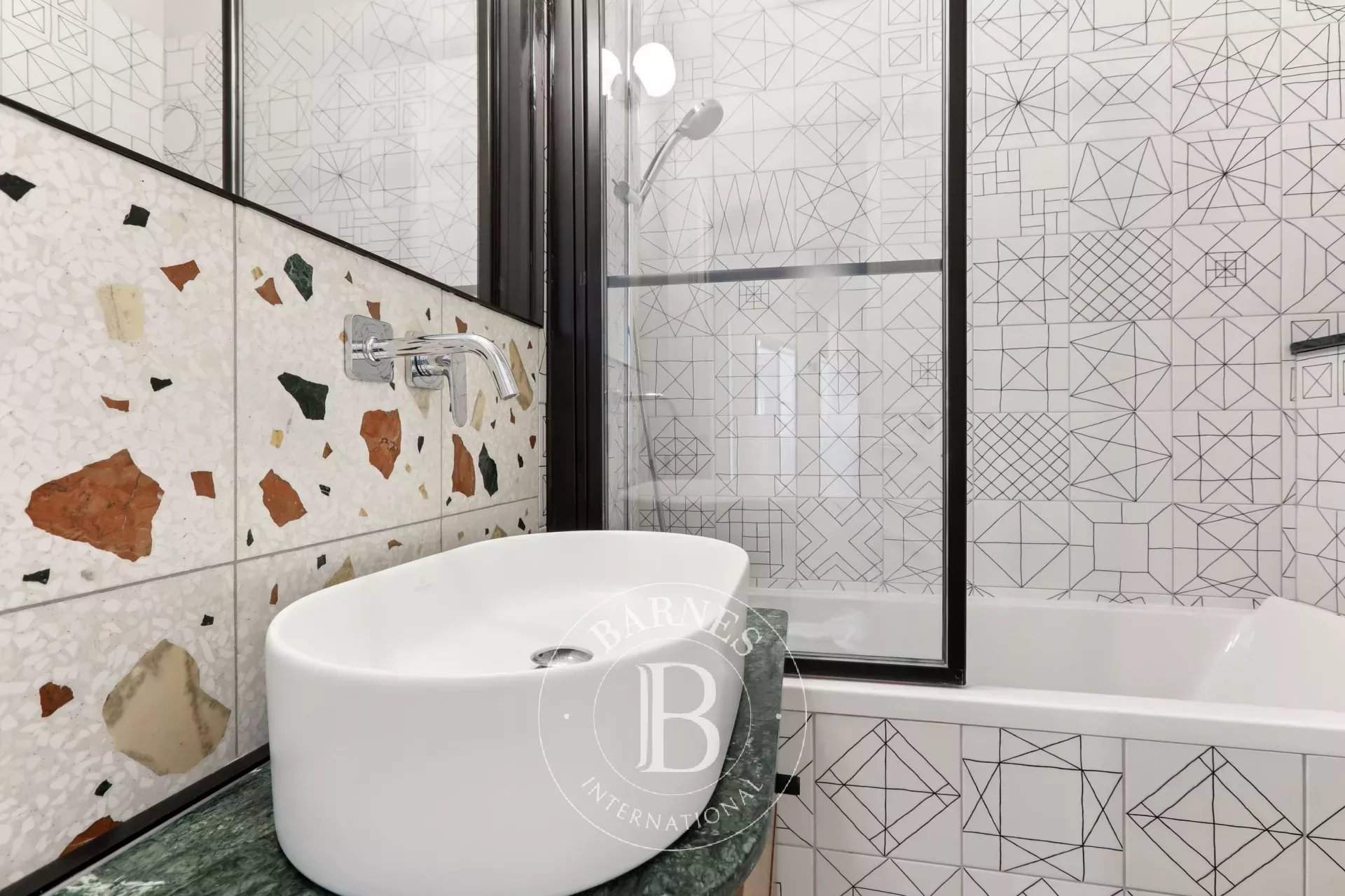 Paris  - Appartement 5 Pi&egrave;ces 3 Chambres - picture 12