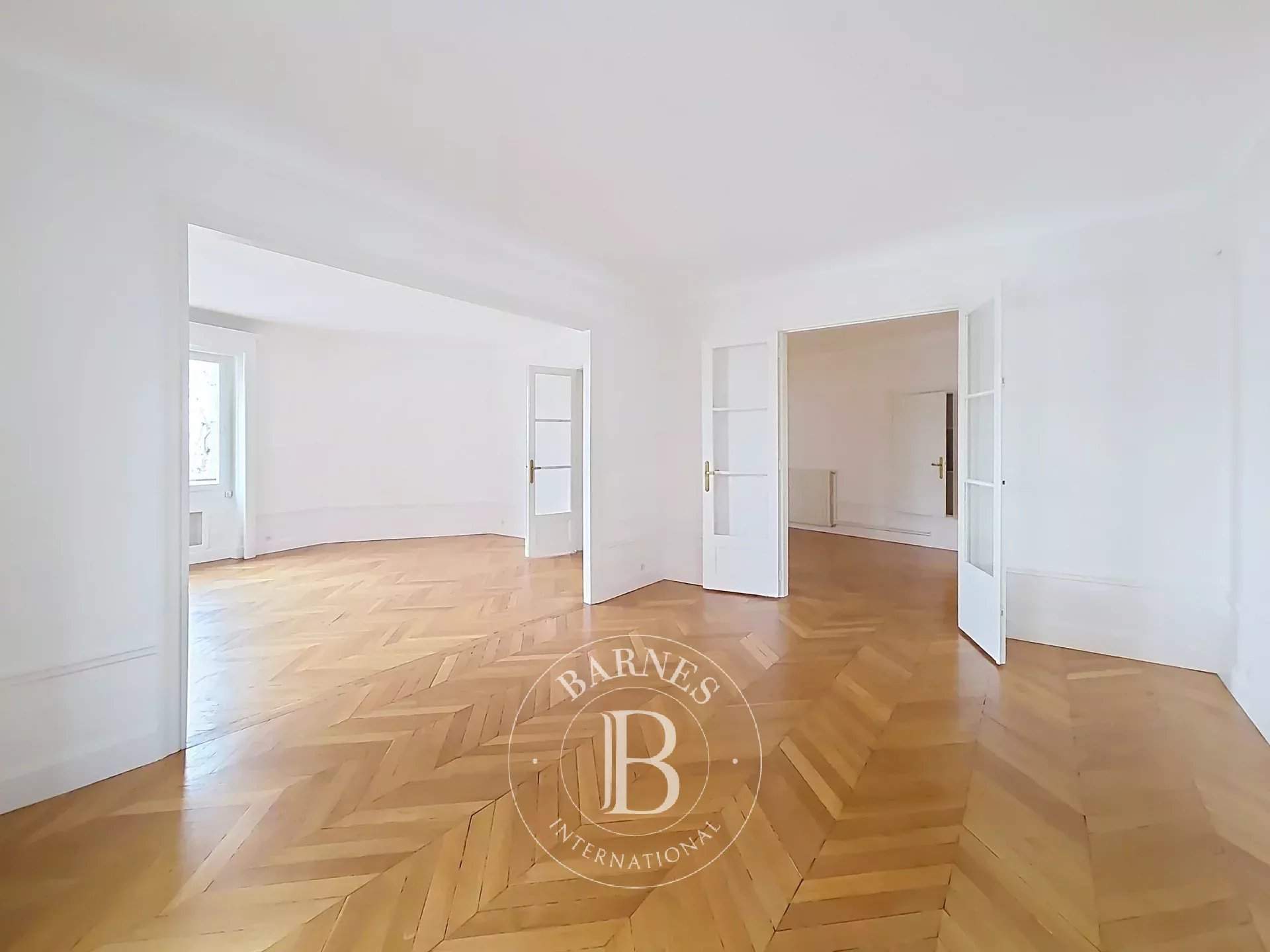 Paris  - Appartement 4 Pi&egrave;ces 2 Chambres - picture 3